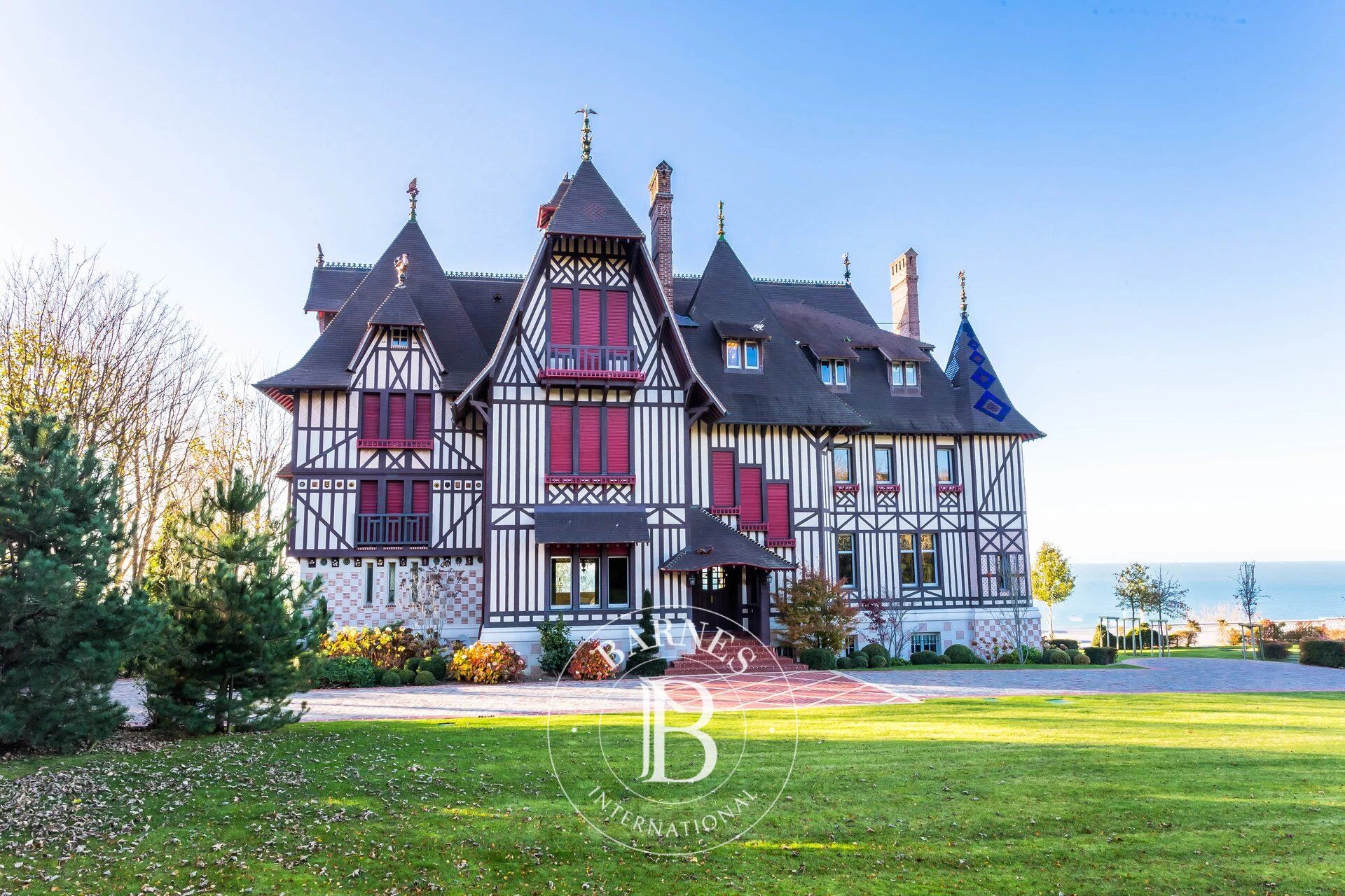 PROCHE DEAUVILLE - PROPRIETE D'EXCEPTION VUE MER - 9 CHAMBRES - PISCINE - TENNIS - ESPACE BIEN ETRE - picture 1