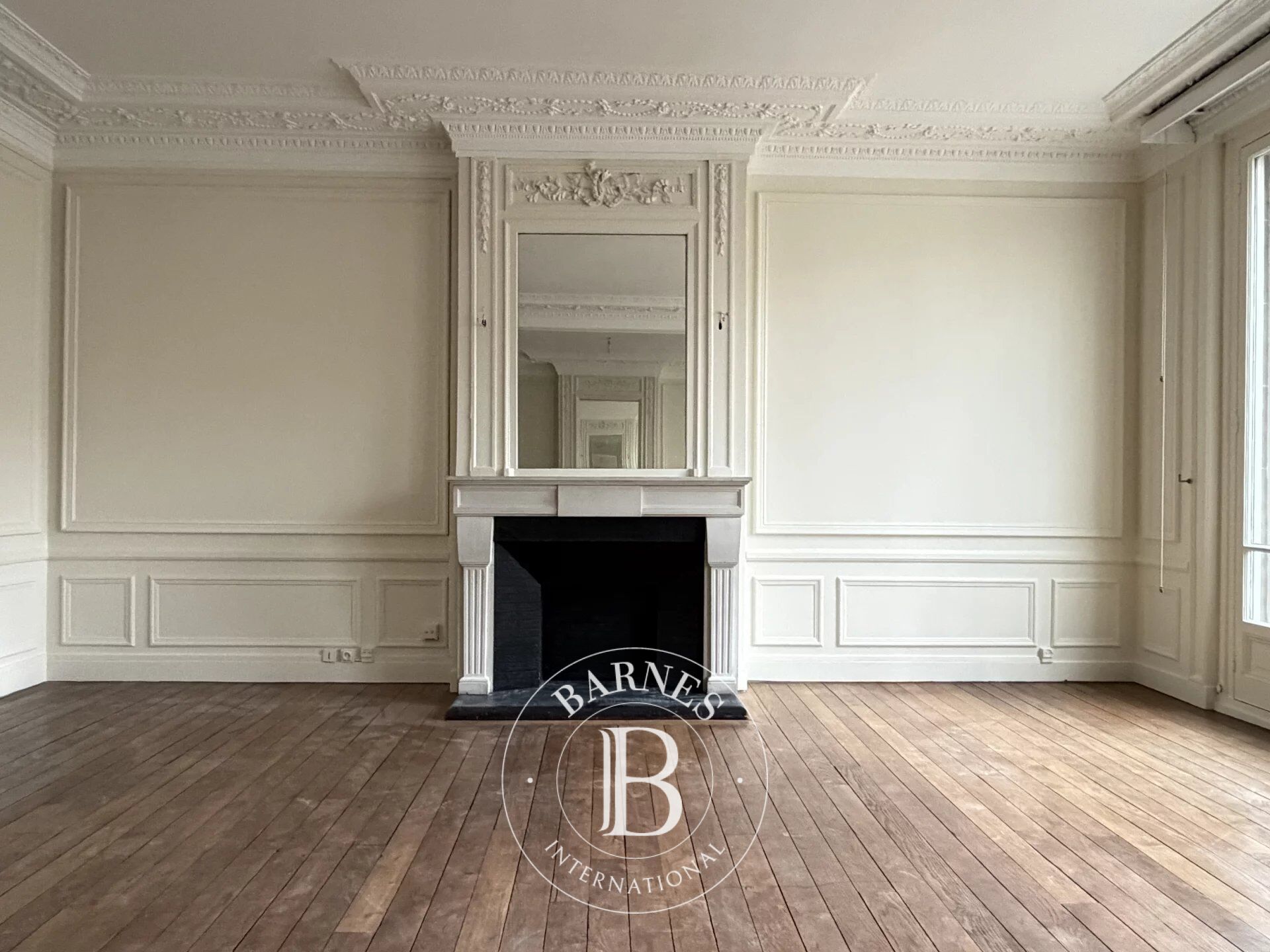 Lille Liberté, piso de más de 200 m2, 4 habitaciones, 1 plaza de aparcamiento - picture 1