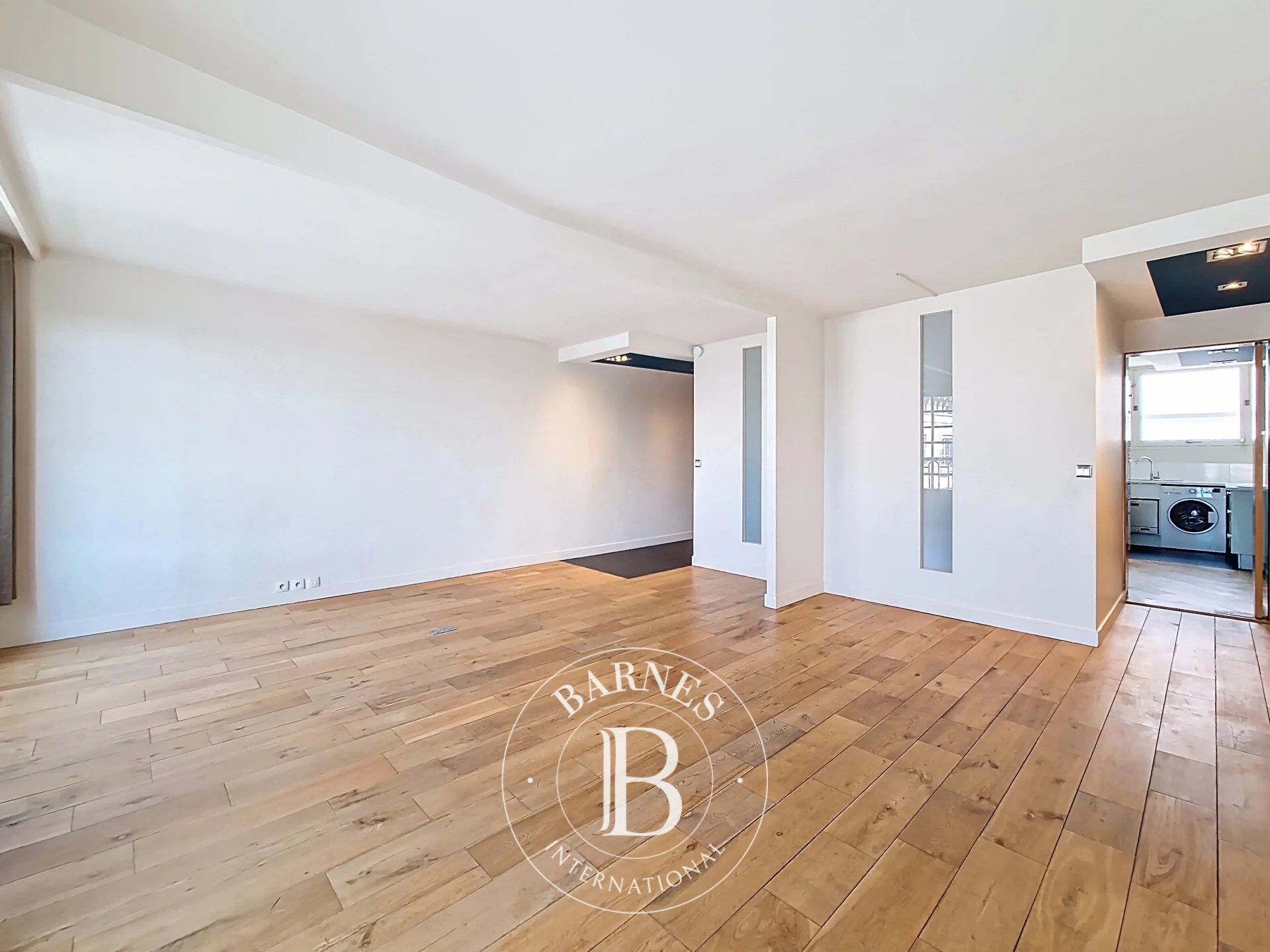 The BARNES rental department is presenting this property: - picture 3