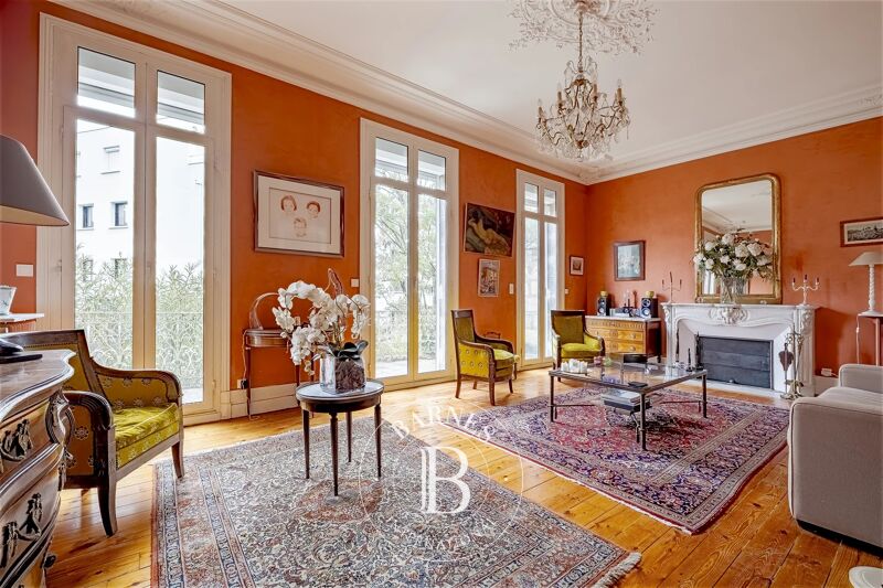 Bordeaux Croix de Seguey - Maison de 240 m² - - Jardin de 80 m² - Piscine - Parking en location