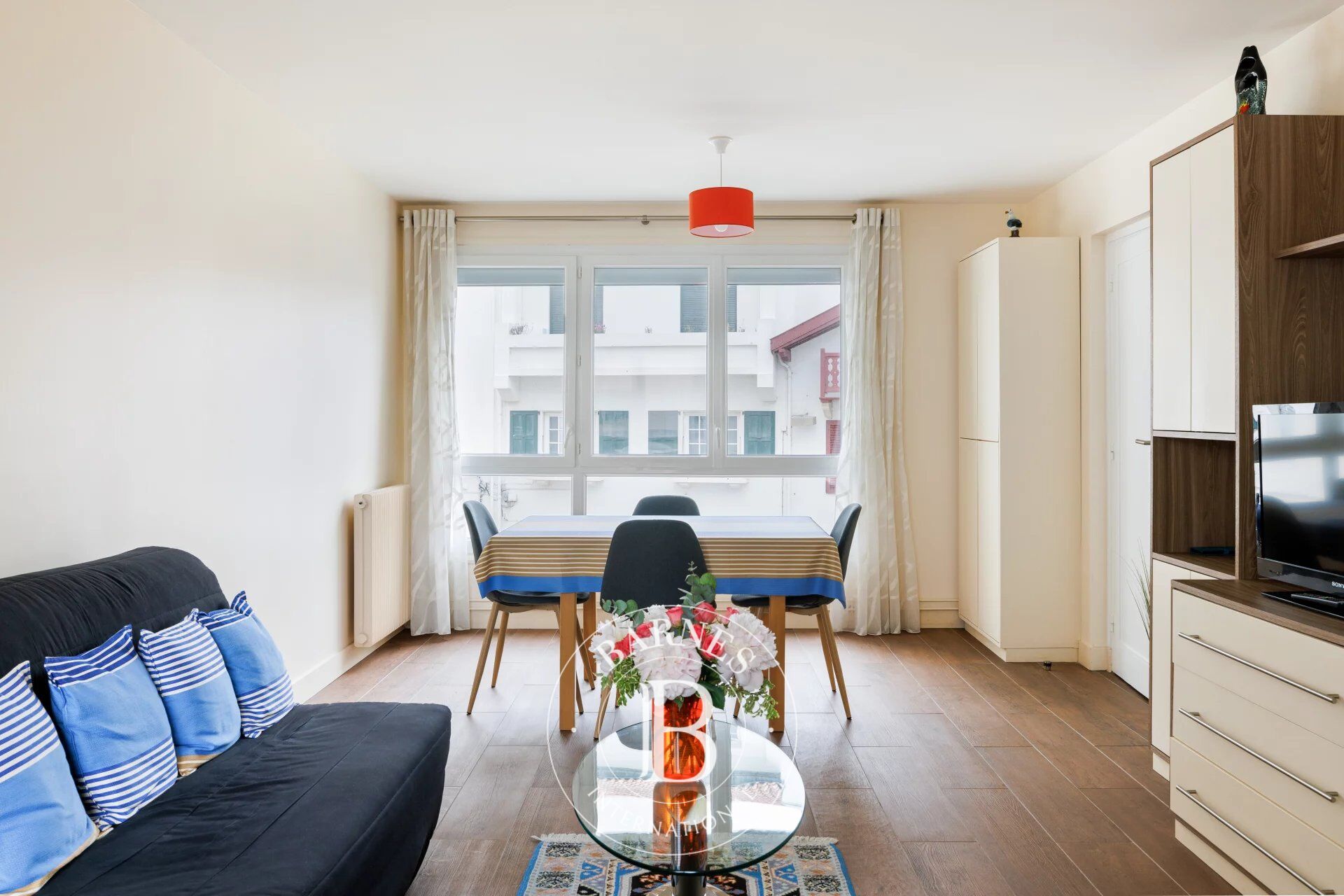 SAINT JEAN DE LUZ, 57 M² APARTMENT IN THE HEART OF THE CITY - picture 1