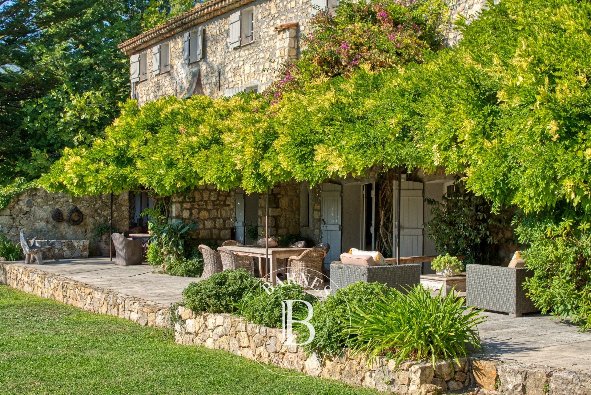 Çiftlik Châteauneuf-Grasse