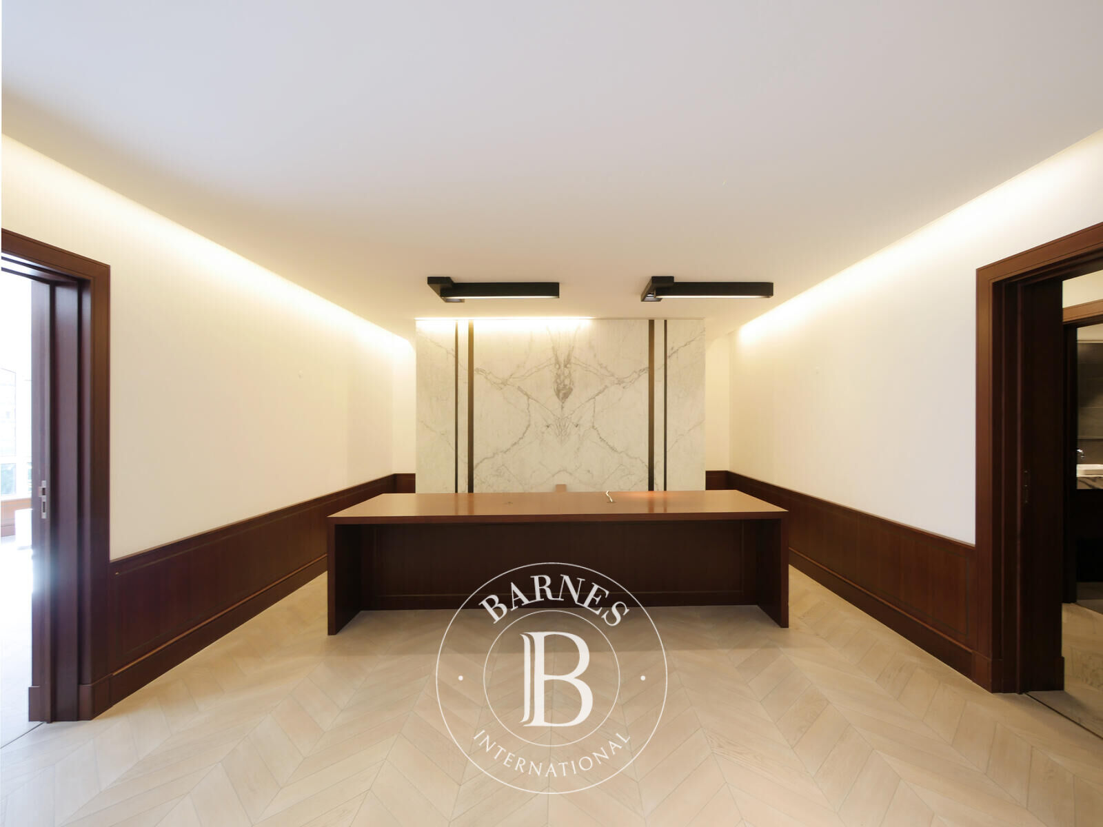 VILLA DEL SOLE - LARGE HIGH-END OFFICES - picture 1