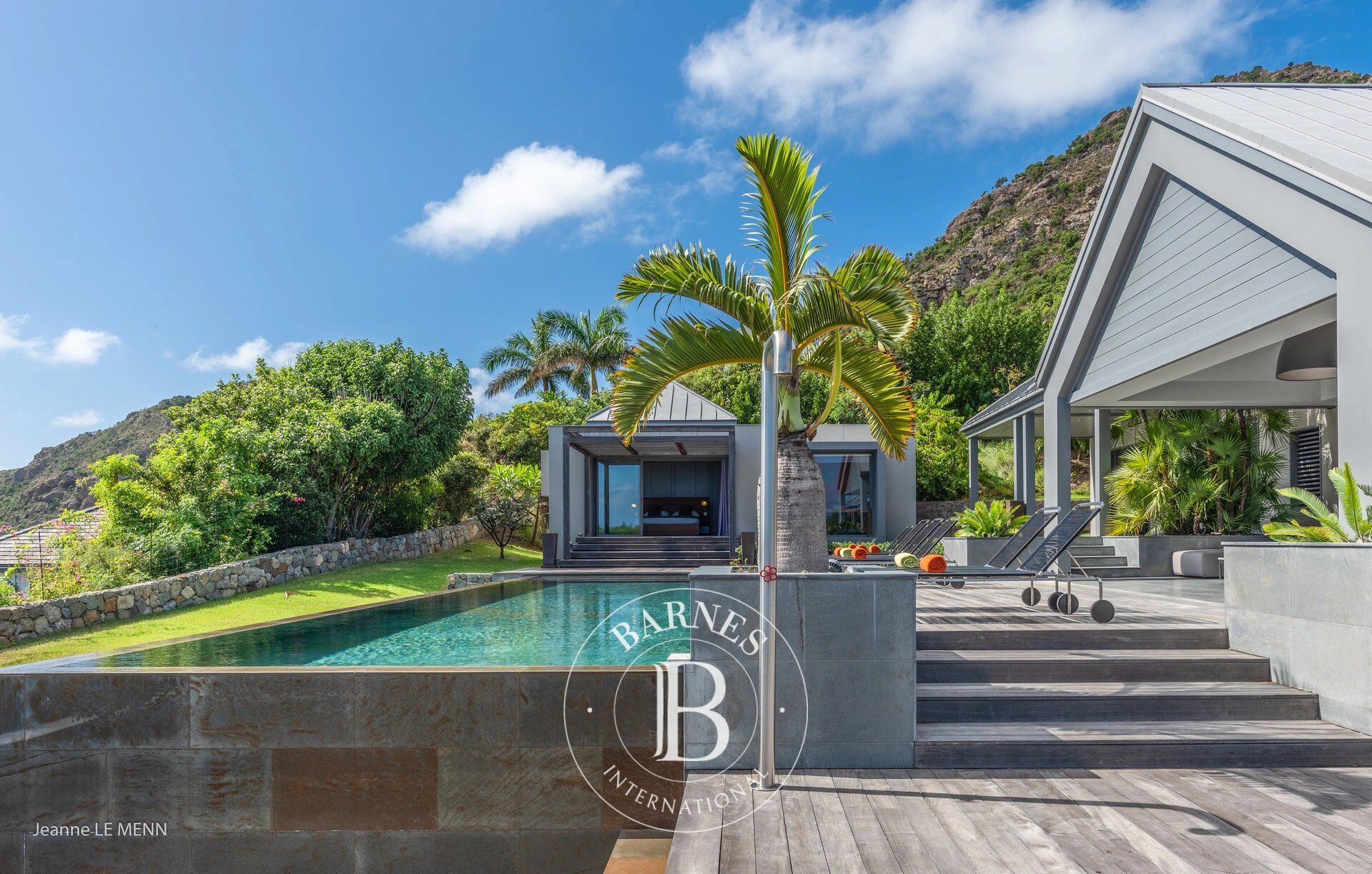 Beautiful and Contemporary Villa in Vitet - picture 3