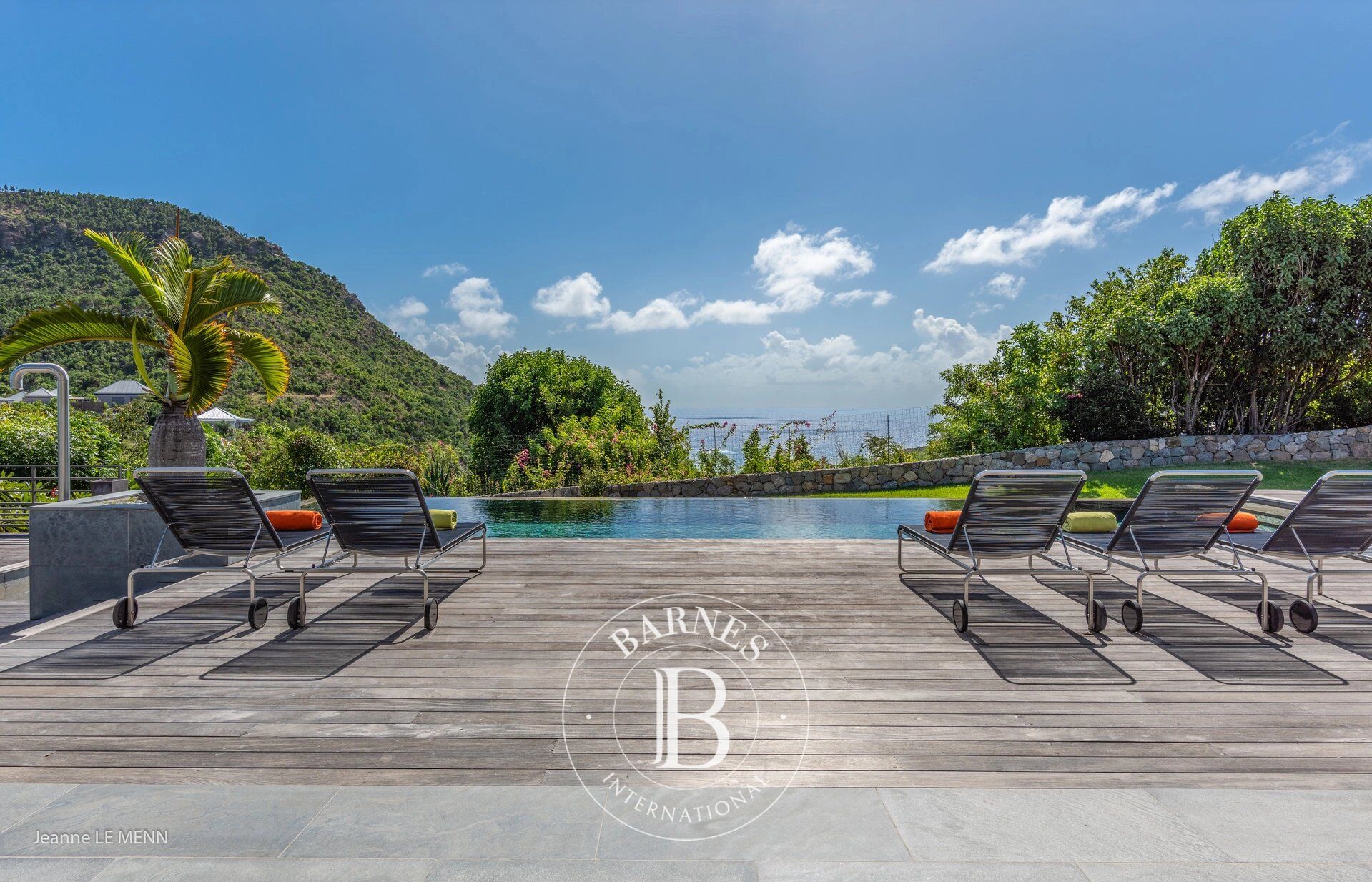 Beautiful and Contemporary Villa in Vitet - picture 1