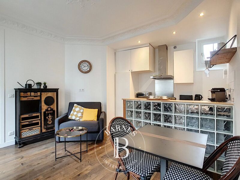 Rented, Apartment Paris 8ème - picture 2