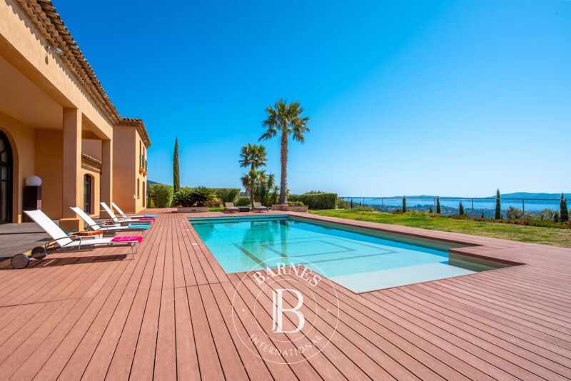 SAINT-TROPEZ AREA/GRIMAUD - 5 BEDROOM VILLA - SWIMMING POOL - PANORAMIC SEA VIEW