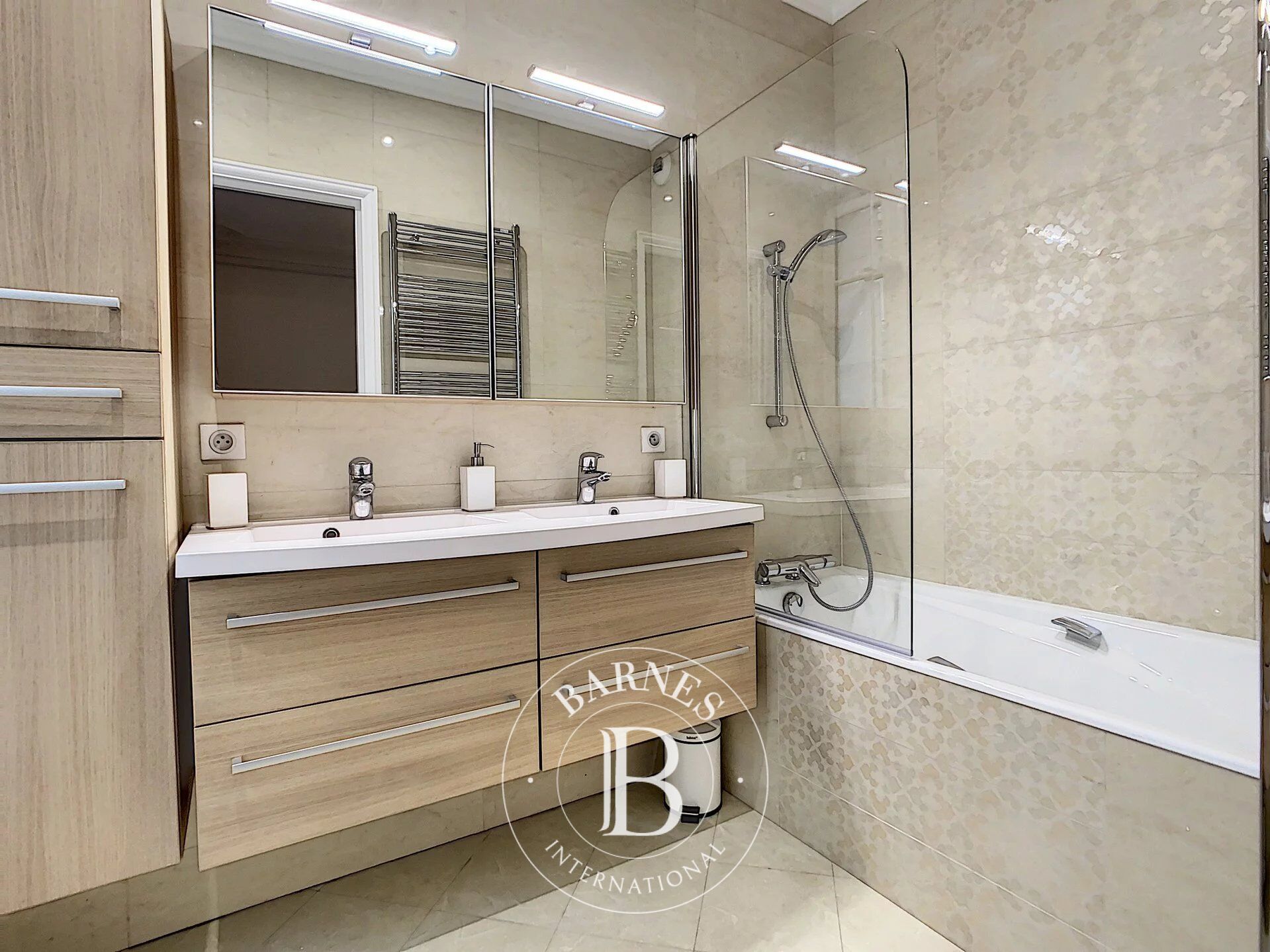 À louer Appartement | Paris 9ème - picture 8