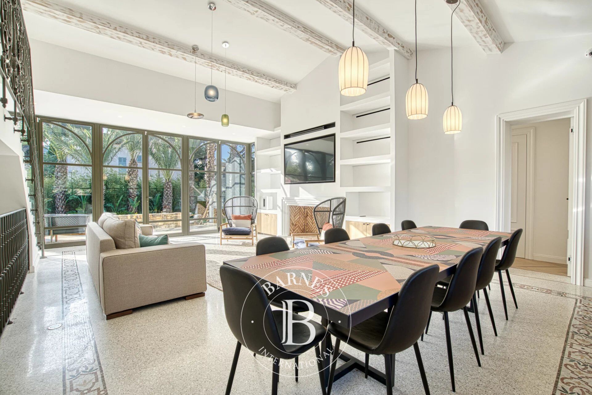 SAINT-TROPEZ - VILLAGE -  5 BEDROOMS HOUSE WITH SWIMMING POOL - picture 3