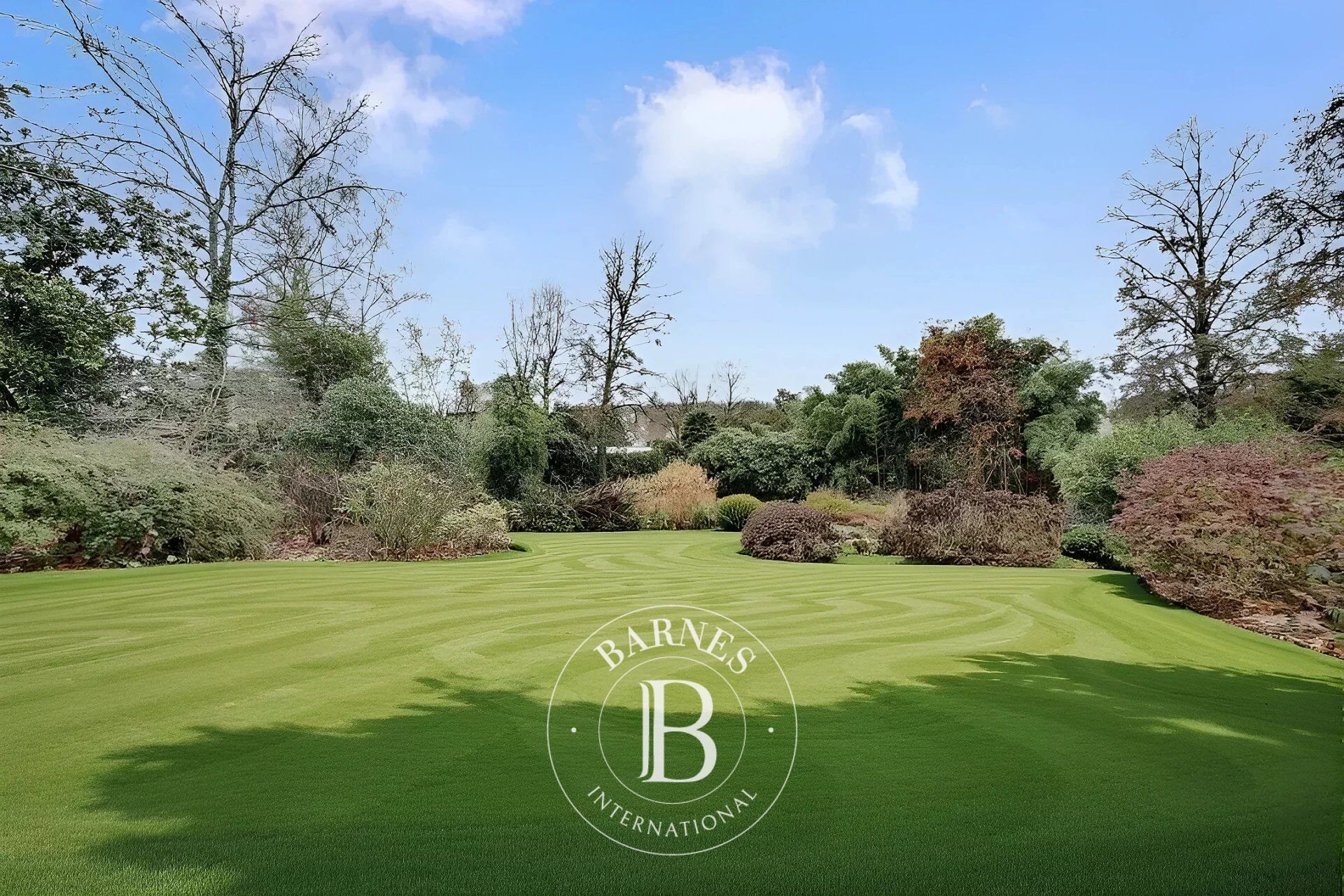 Period property, Jouy-en-Josas centre, 10 bedrooms - picture 3