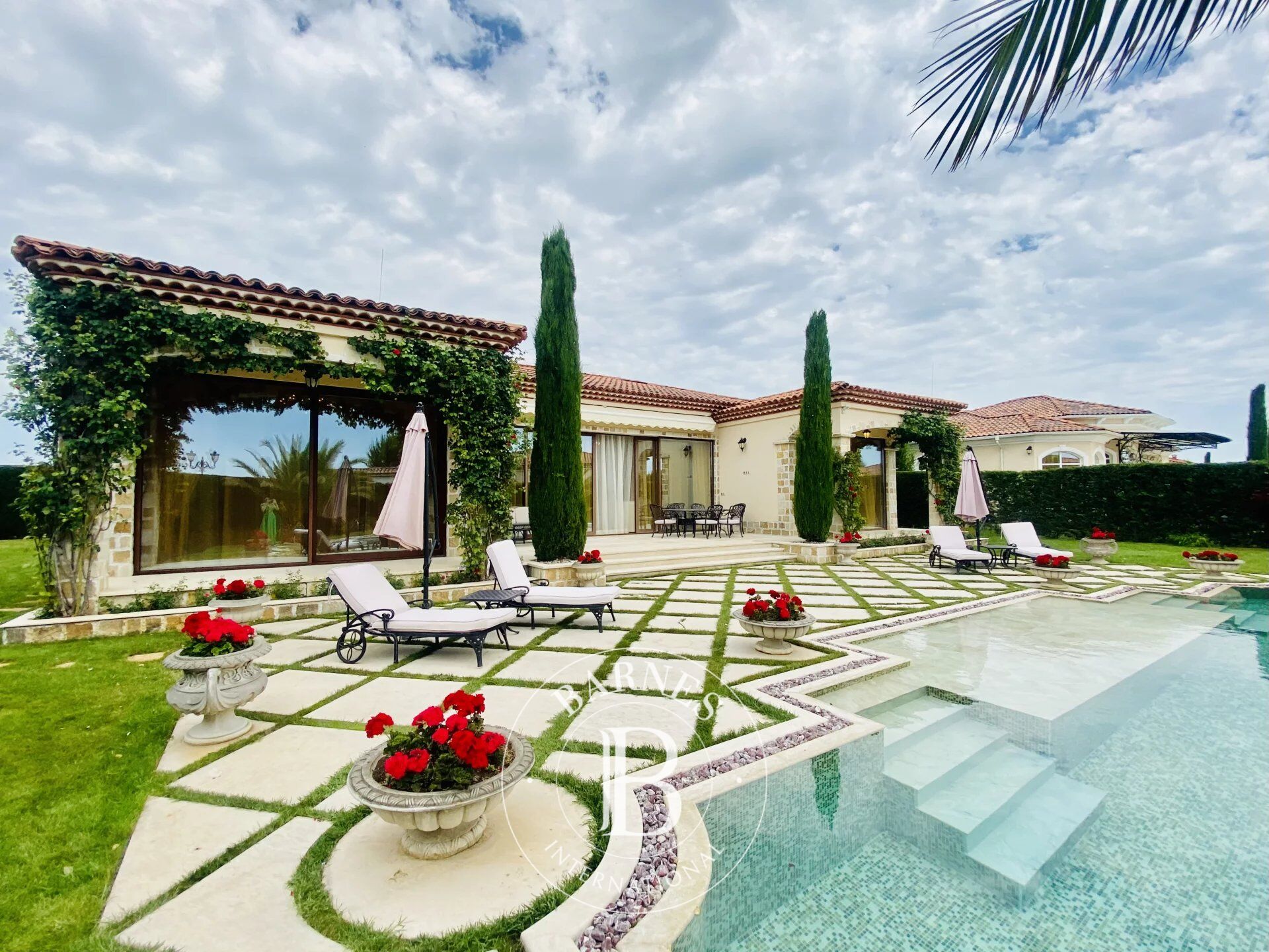 Maison Burgas - picture 2