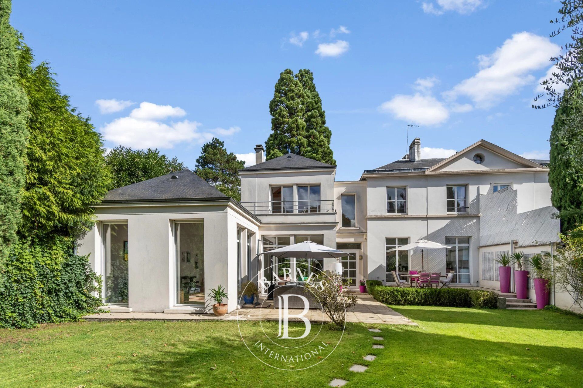 For Rent, House Saint-Germain-en-Laye - picture 1