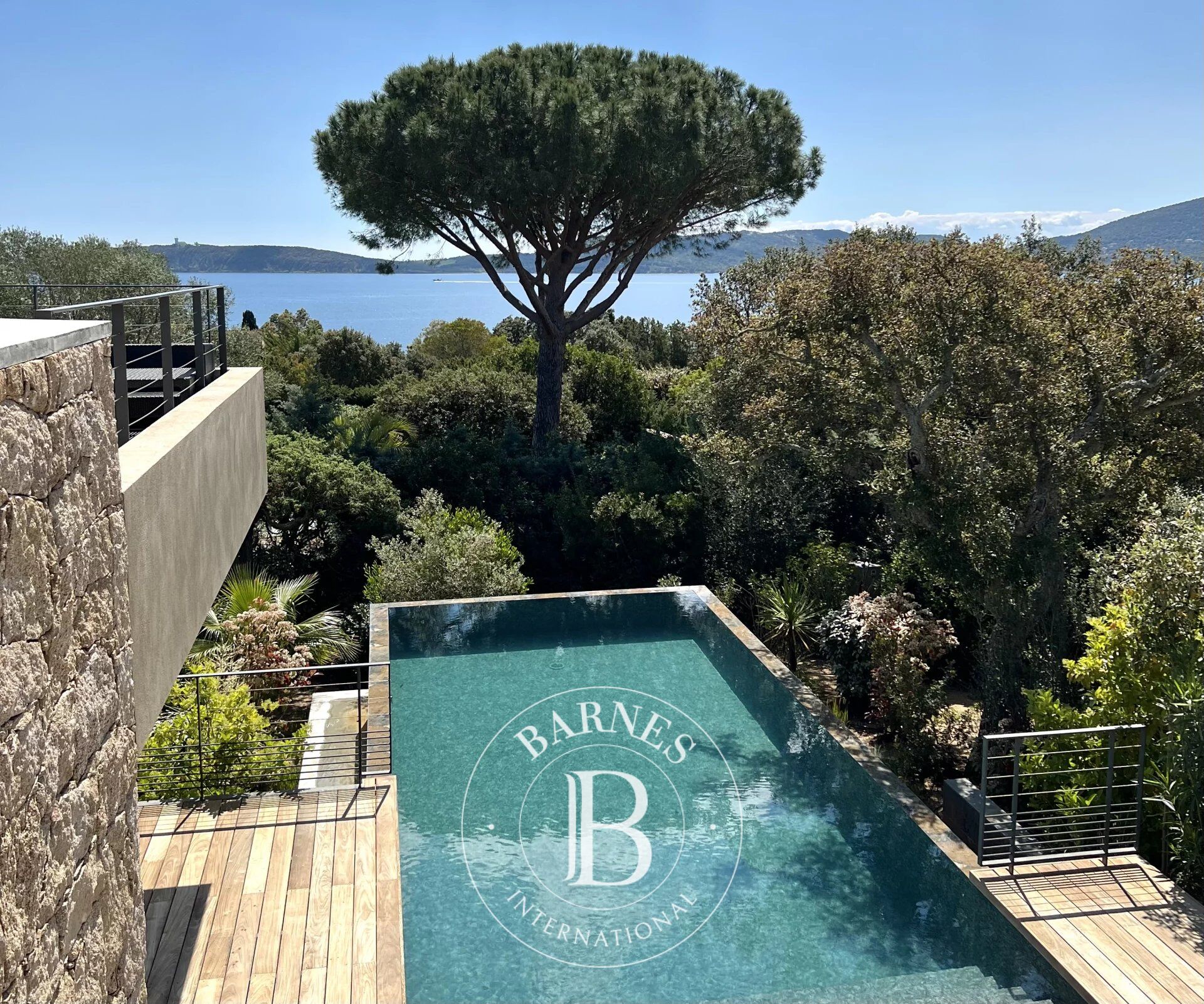 Villa Porto-Vecchio - picture 1