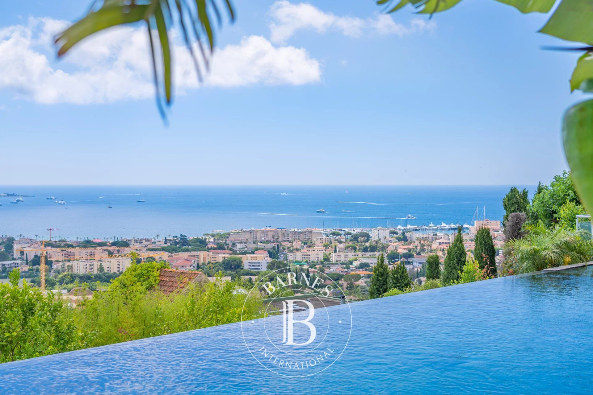 GOLFE JUAN - CONTEMPORARY SEA VIEW VILLA - 5 BEDROOMS - picture 2