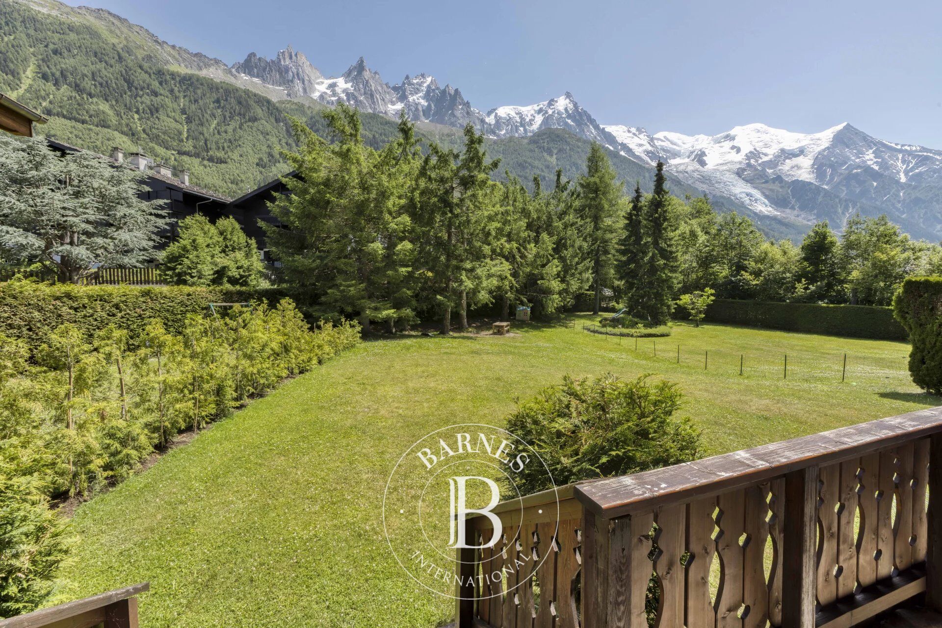 BARNES CHAMONIX -  LES PRAZ - CHALET 5 CHAMBRES - VUES EXCEPTIONNELLES DU MONT-BLANC - picture 2