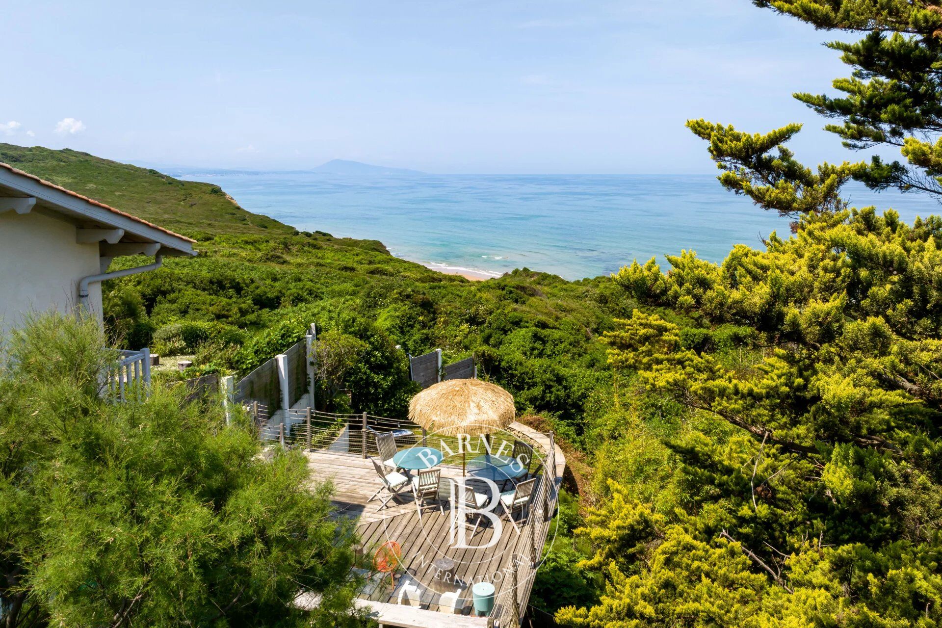 BIDART, EXCEPTIONAL LOCATION FACING THE SEA - picture 2