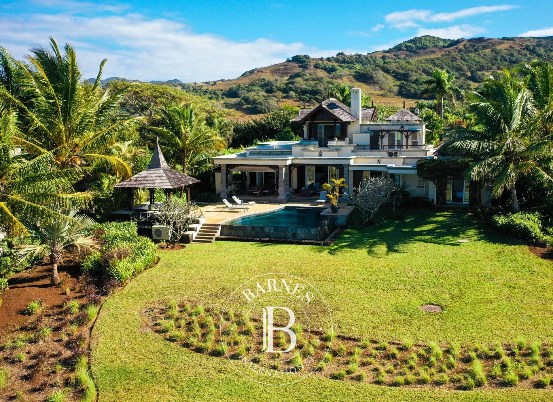 BEL OMBRE - VEFA - Villa avec vue sur le golf et les montagnes - 3 chambres - picture 1