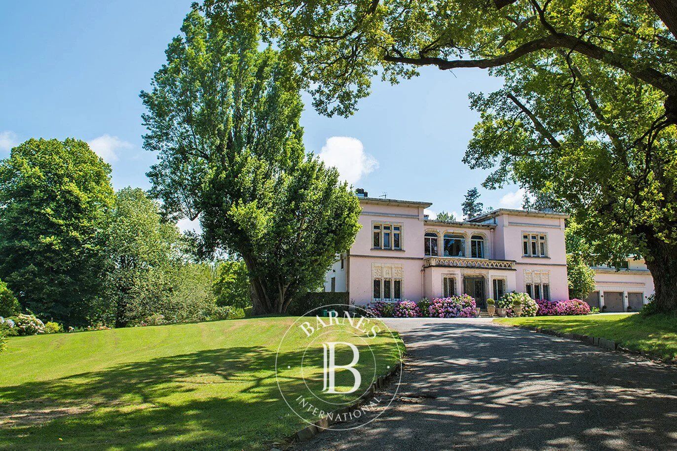 VERY CLOSE TO SAINT JEAN DE LUZ, EXCEPTIONAL AND RARE PROPERTY - picture 2