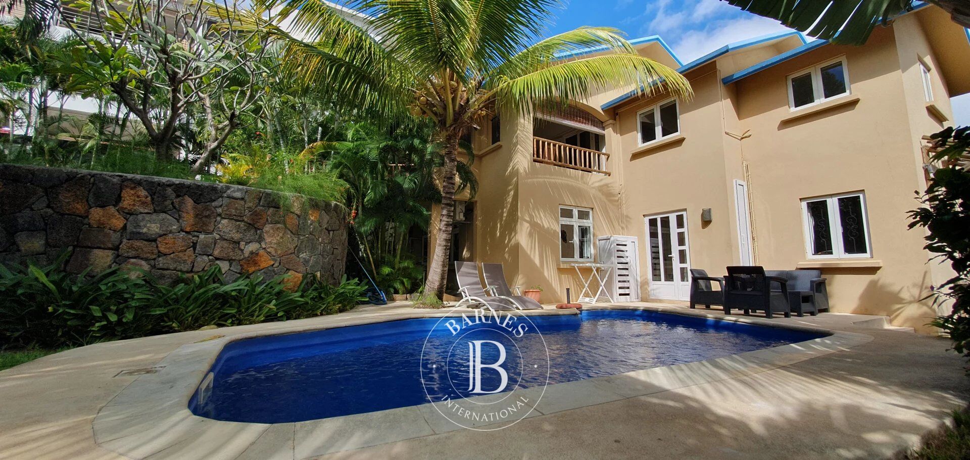 TAMARIN – Spacieuse villa de caractère – 4 chambres - picture 1