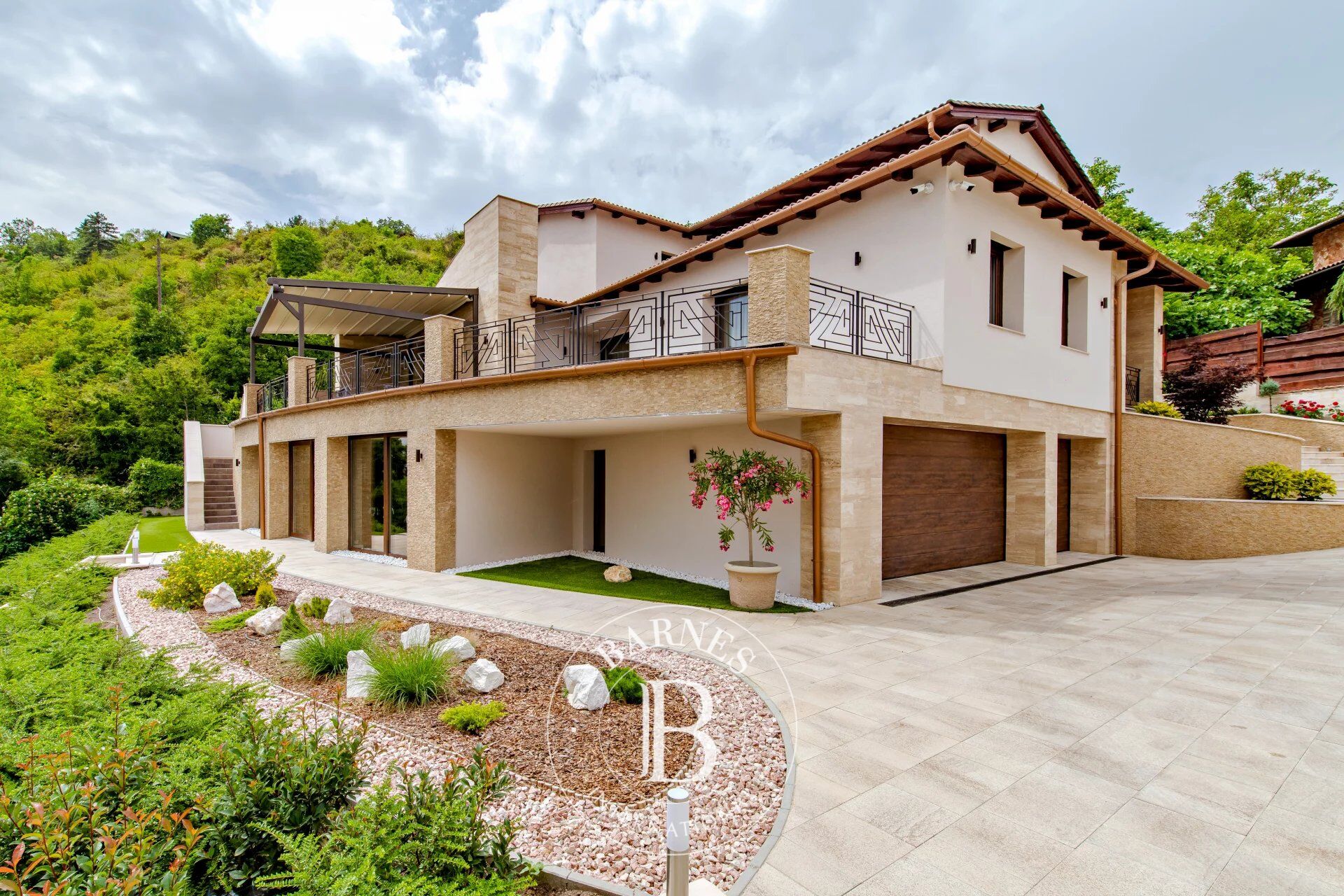 Villa Budaörs - picture 3