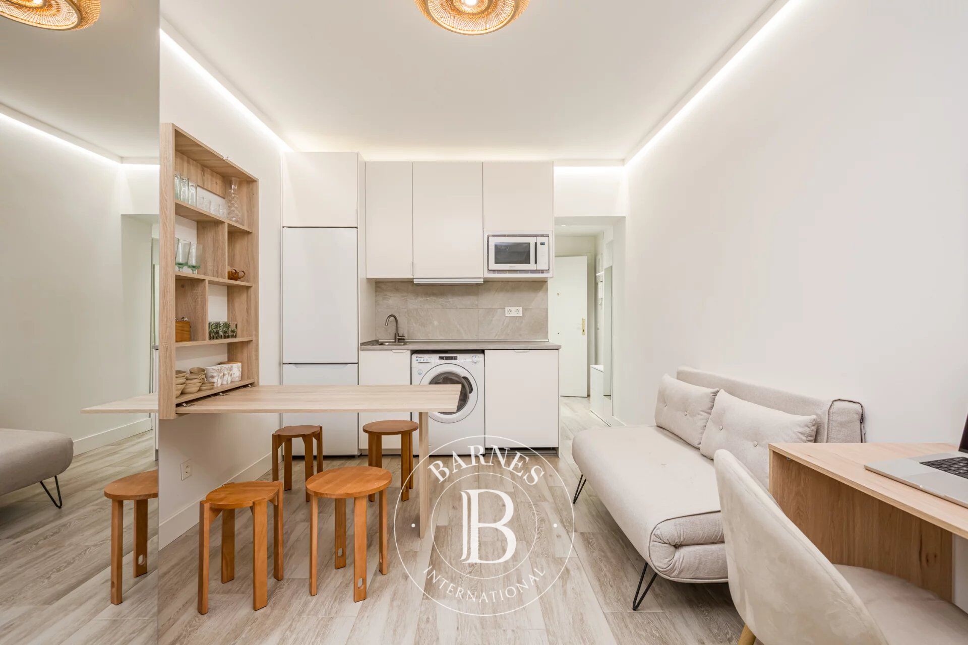 Madrid – Recoletos – Salamanca District – Elegant brand-new furnished studio in a prime location - picture 2