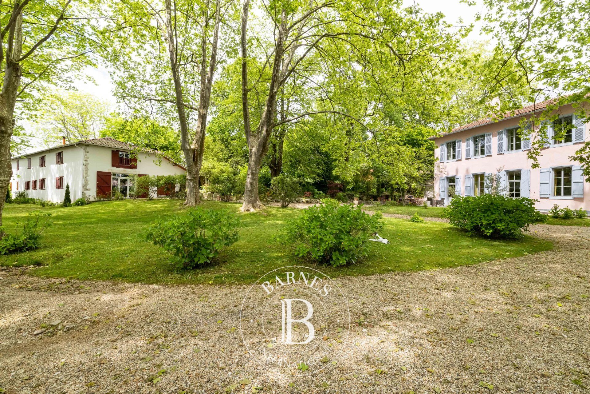 CERCA DEL PUEBLO, MANSIÓN CON DEPENDENCIA - picture 2