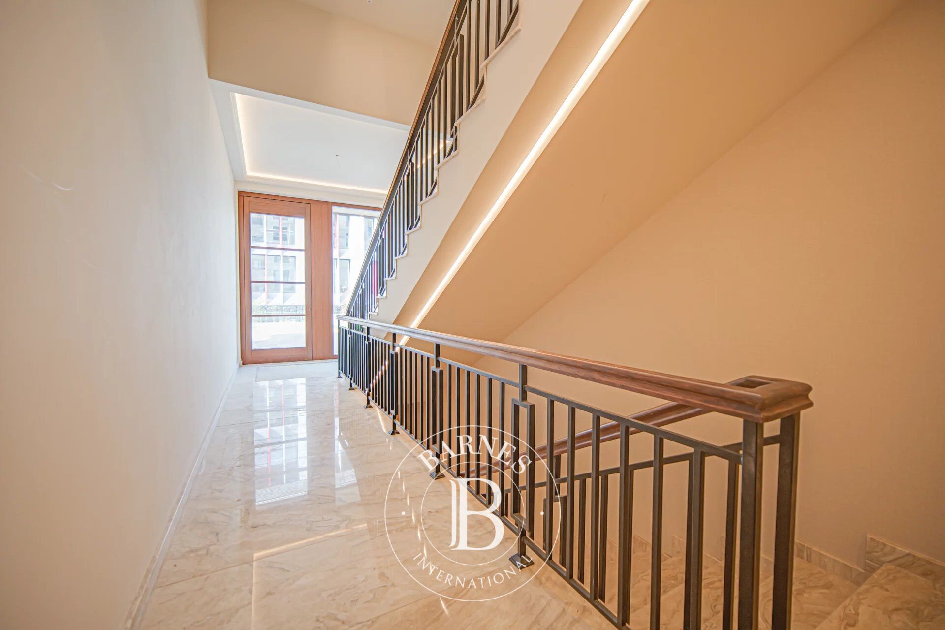 Penthouse Sofia - picture 11