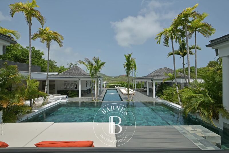 Luxurious 5 bedroom villa located in le Domaine du Levant