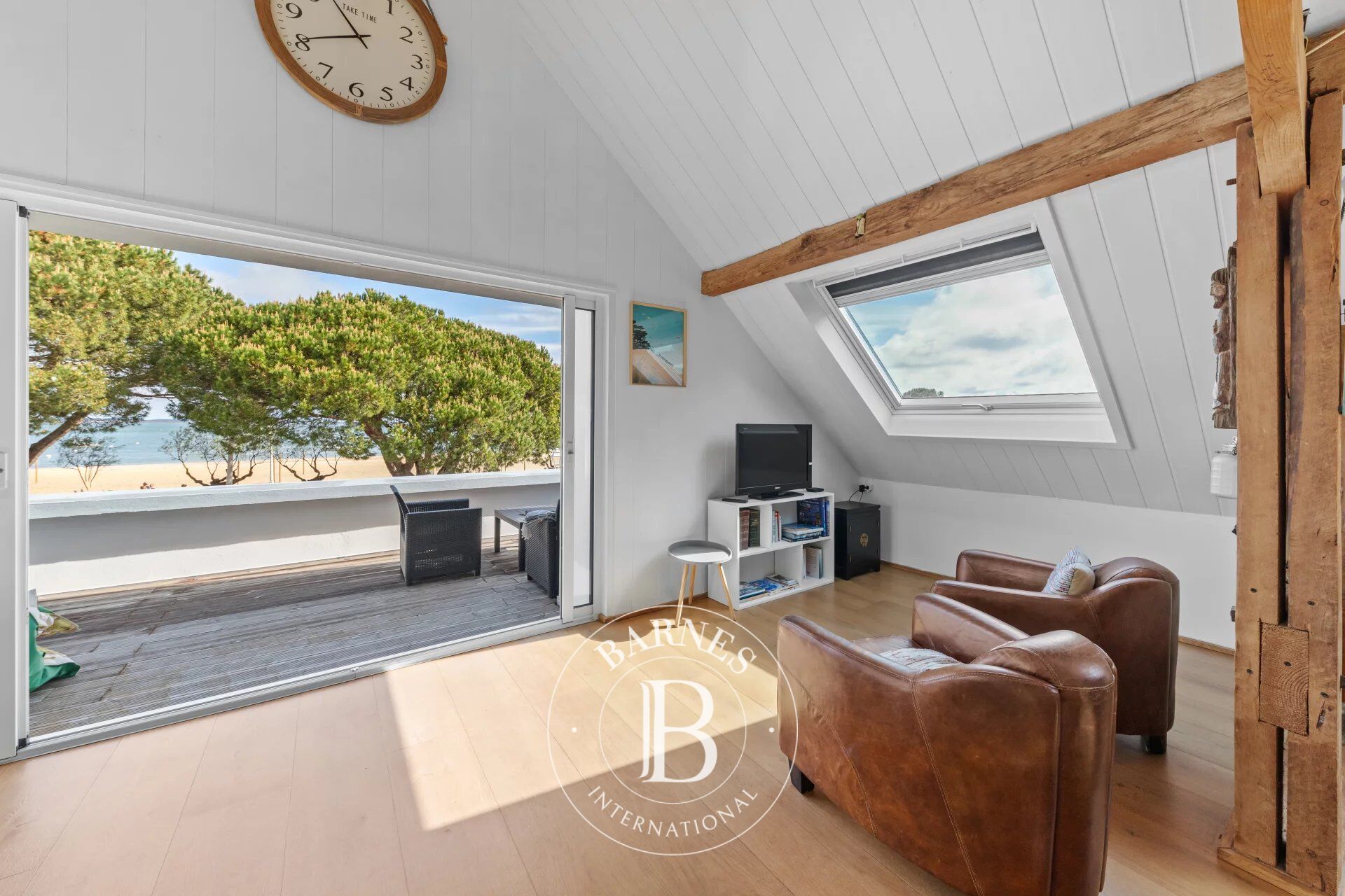 APPARTEMENT DE 3 CHAMBRES EN PREMIÈRE LIGNE, AU COEUR D’ARCACHON - picture 3