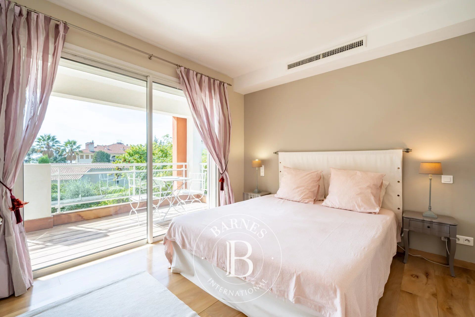 Villa Cannes - picture 9