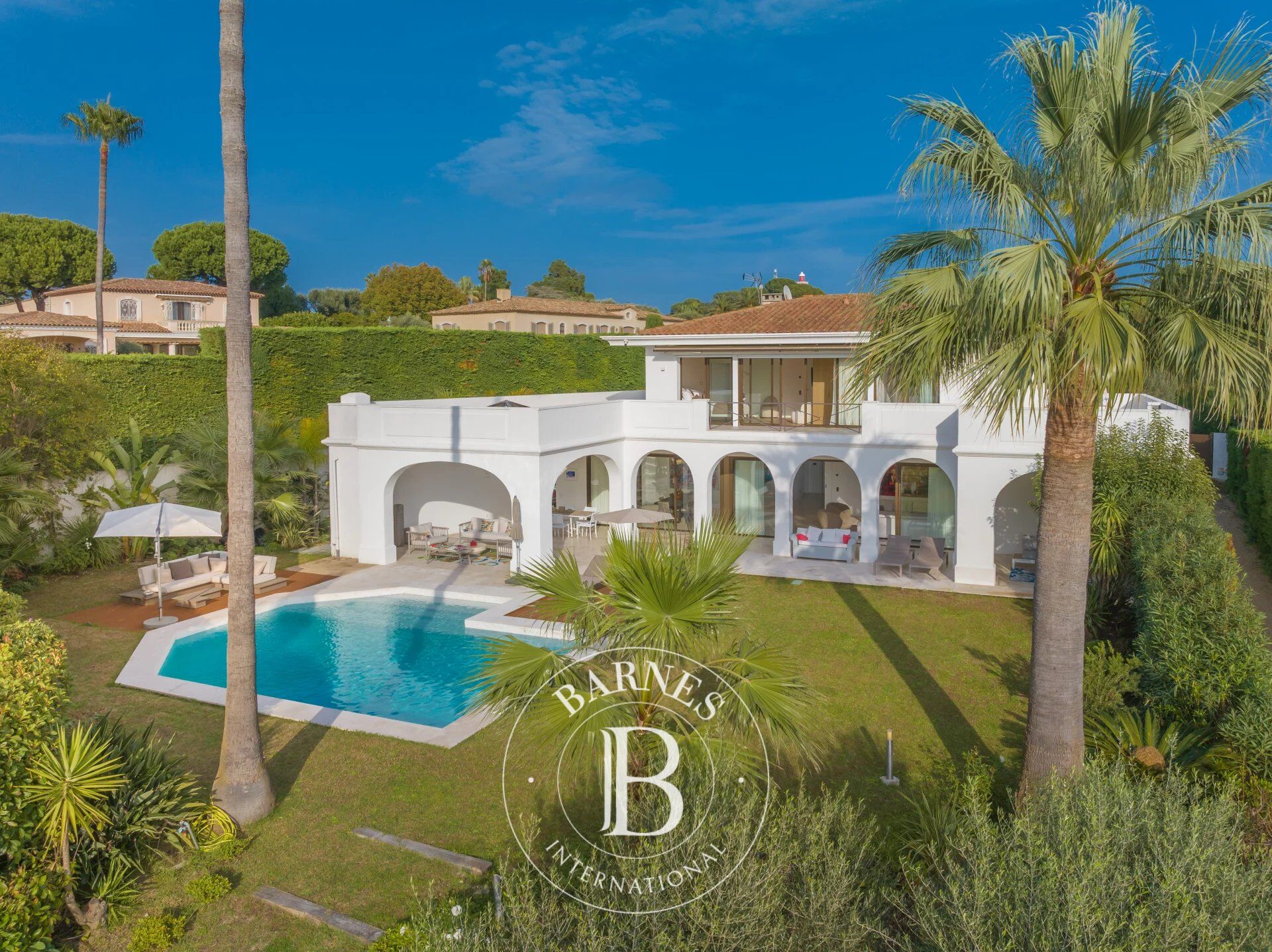 Villa Antibes - picture 1