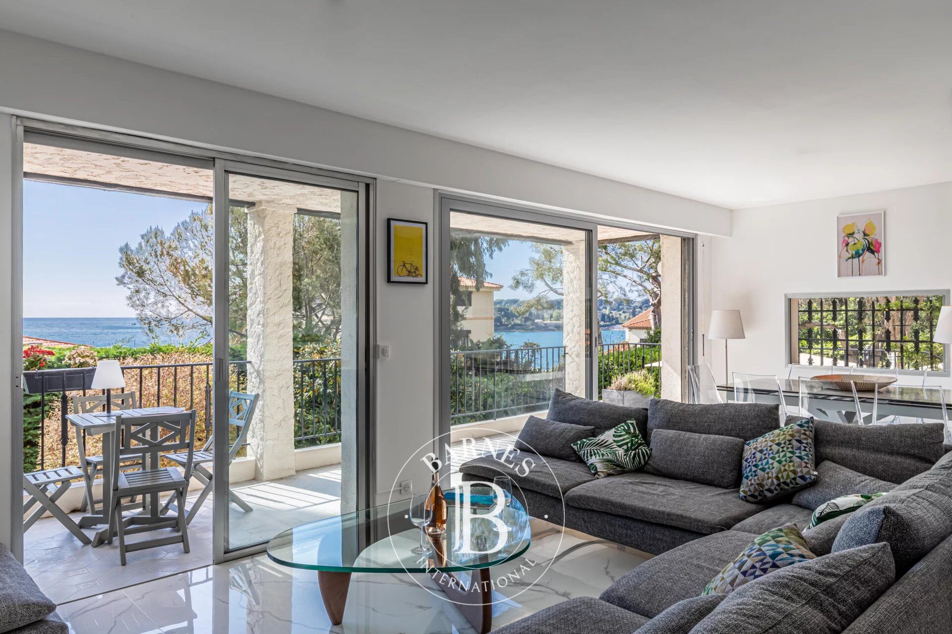 CAP D'ANTIBES - RENOVATED SEA VIEW VILLA - 6 BEDROOMS - picture 2