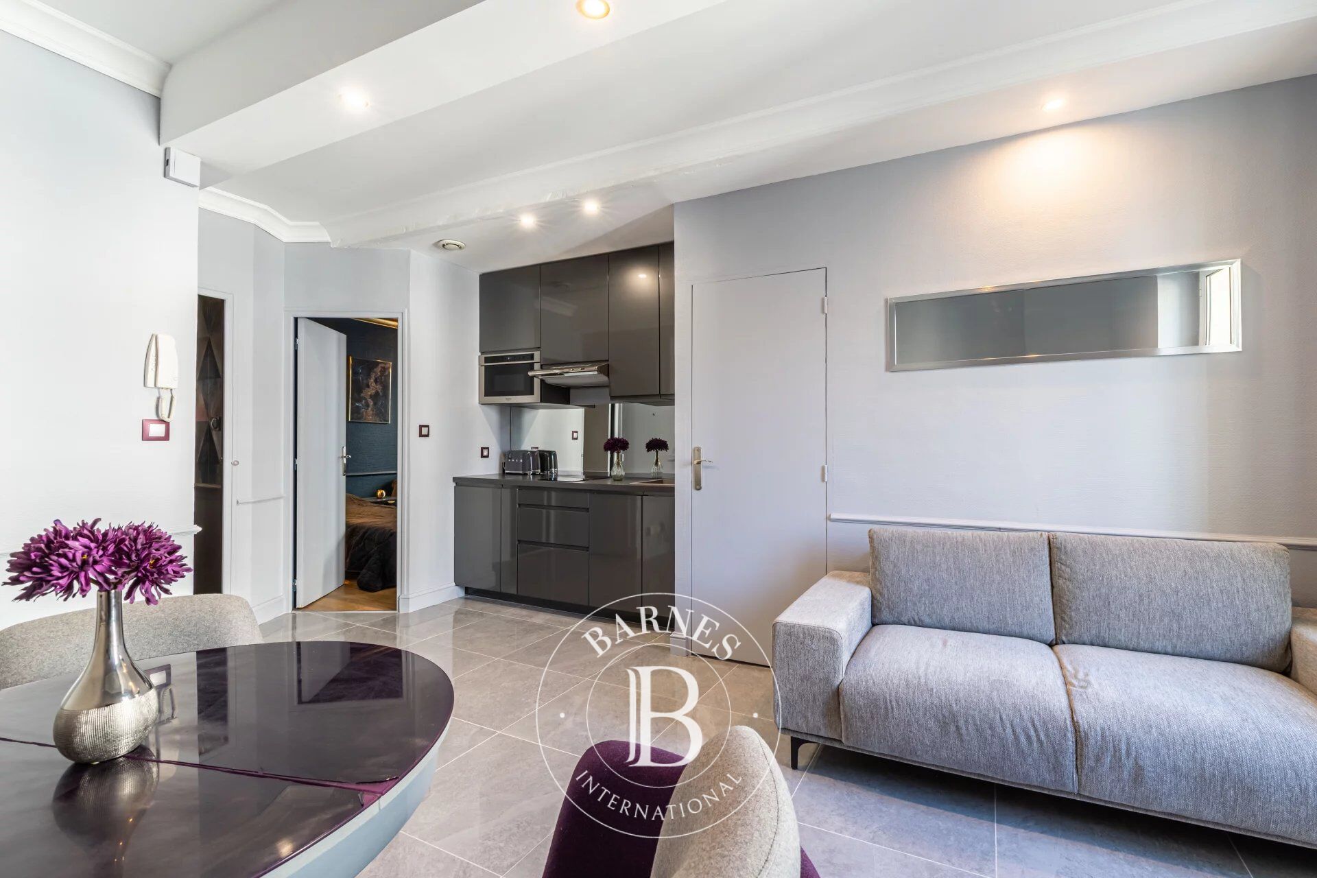 CANNES BANANE - BRAND NEW APARTMENT - 2 BEDROOMS - picture 1