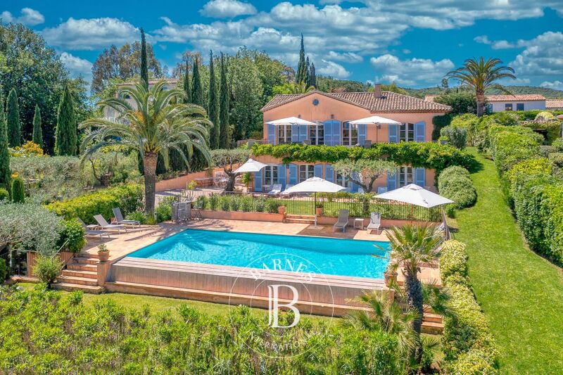 SAINT-TROPEZ - CENTER VILLAGE - VILLA 5 BEDROOMS + STAFF - SWIMMING POOL