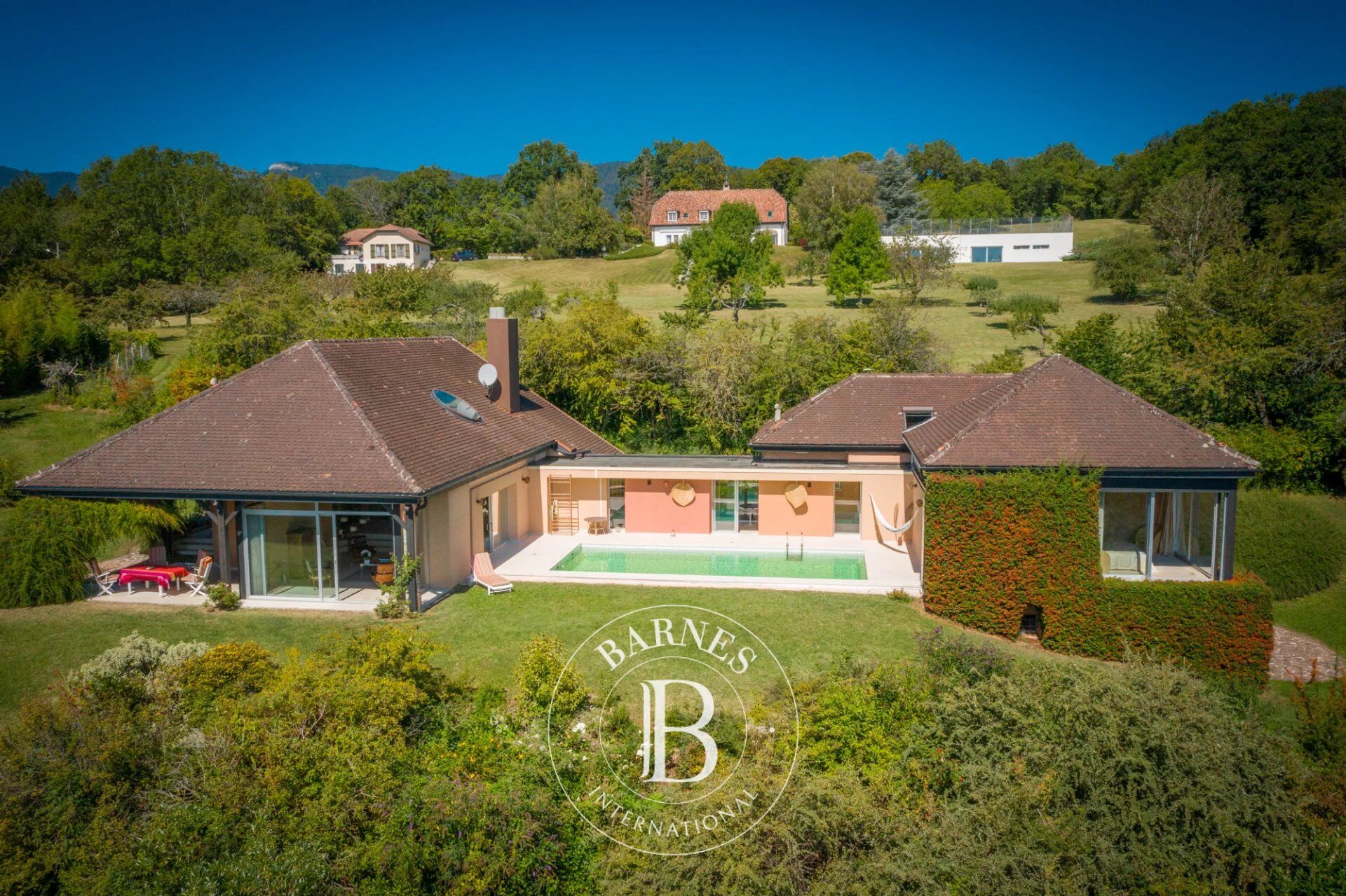 Villa Grilly - picture 1