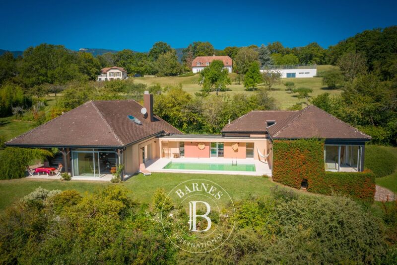 Venta, Villa Grilly - picture 1