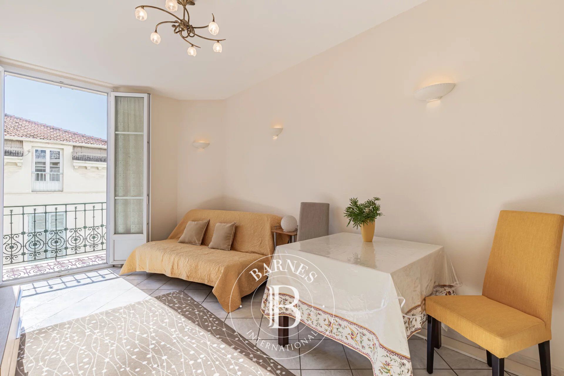 CANNES BANANE - CHARMING APARTMENT - 2 BEDROOMS - picture 2