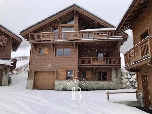 Sublime chalet in the heart of an authentic village - picture 2