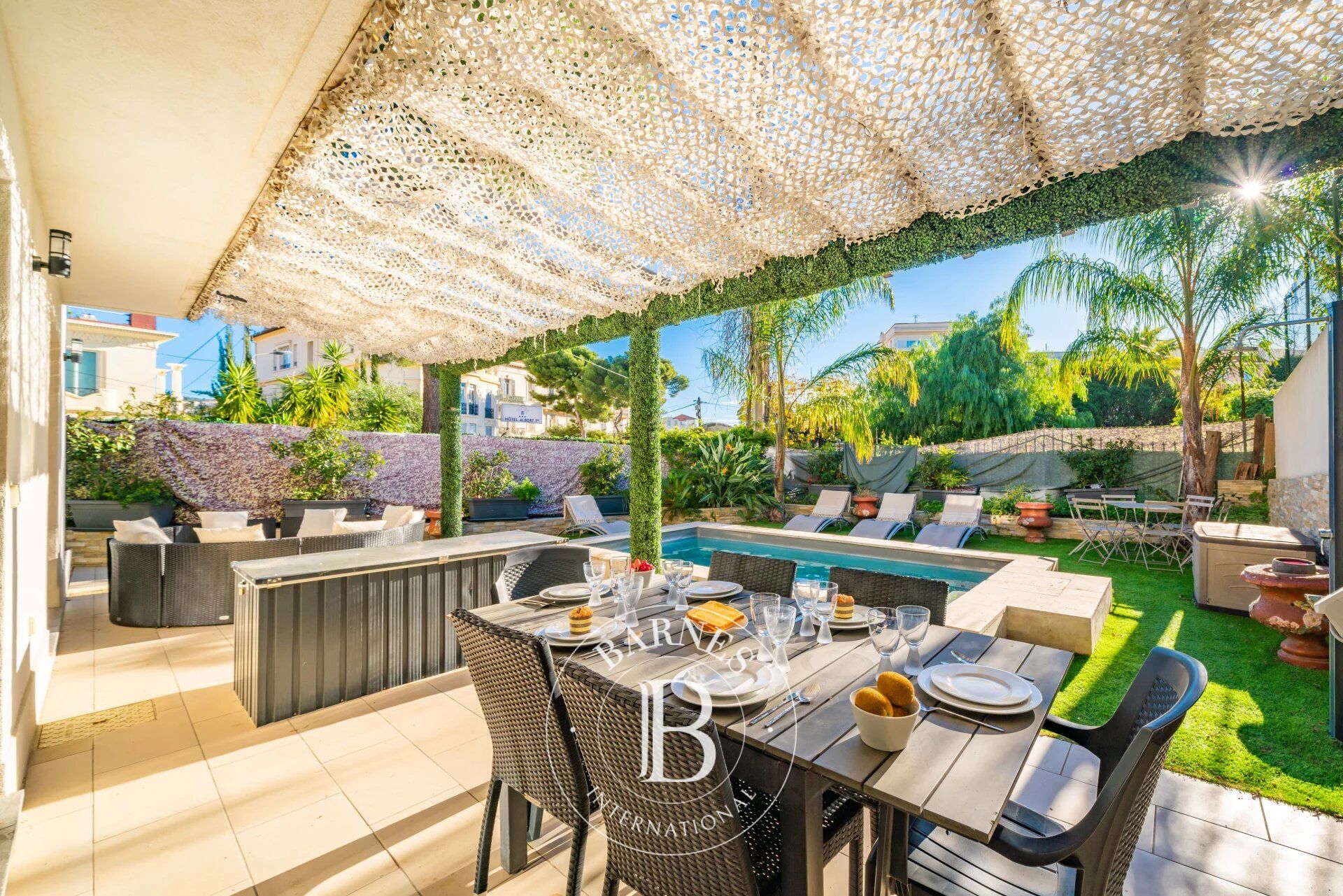 CANNES CENTRE - VILLA AVEC TOIT TERRASSE - 4 CHAMBRES - picture 3