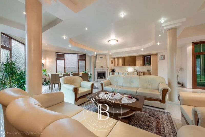 Venta, Casa Dobrich - picture 1