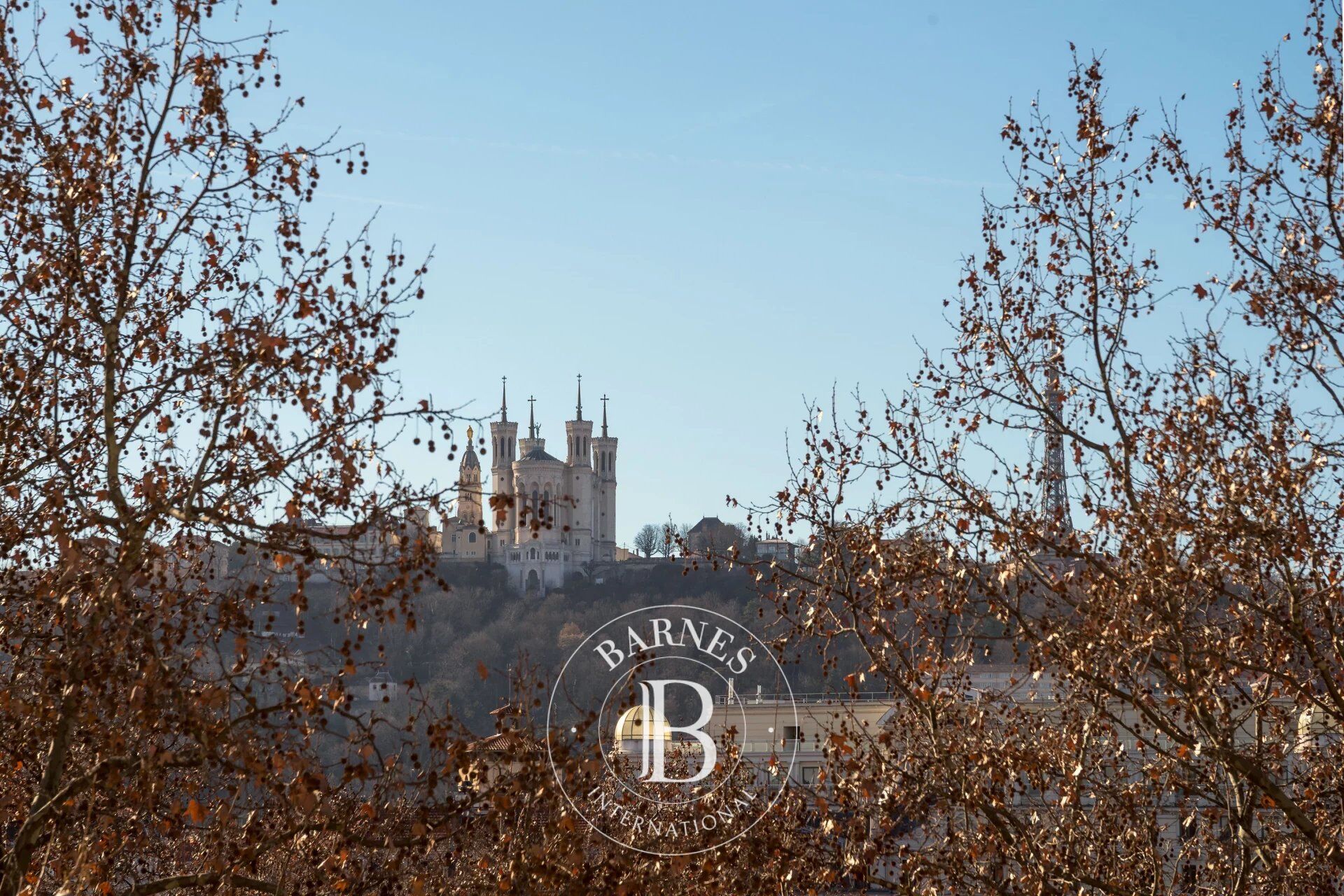 Lyon 3 - Prefecture - 98.82 m² apartment - 2 bedrooms - garages available - picture 2