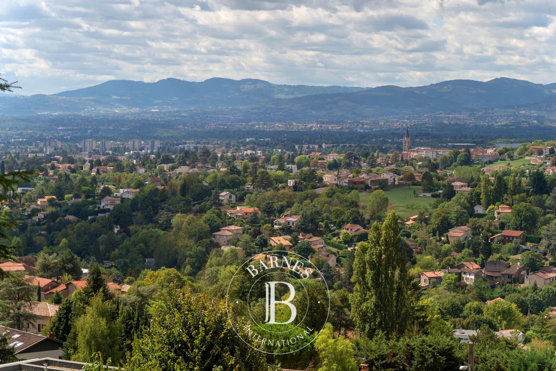 EXCLUSIVITÉ - Saint-Cyr-au-Mont-d’Or - Maison de 197,63 m² – Terrain de 5318 m² - 4 Chambres - picture 1