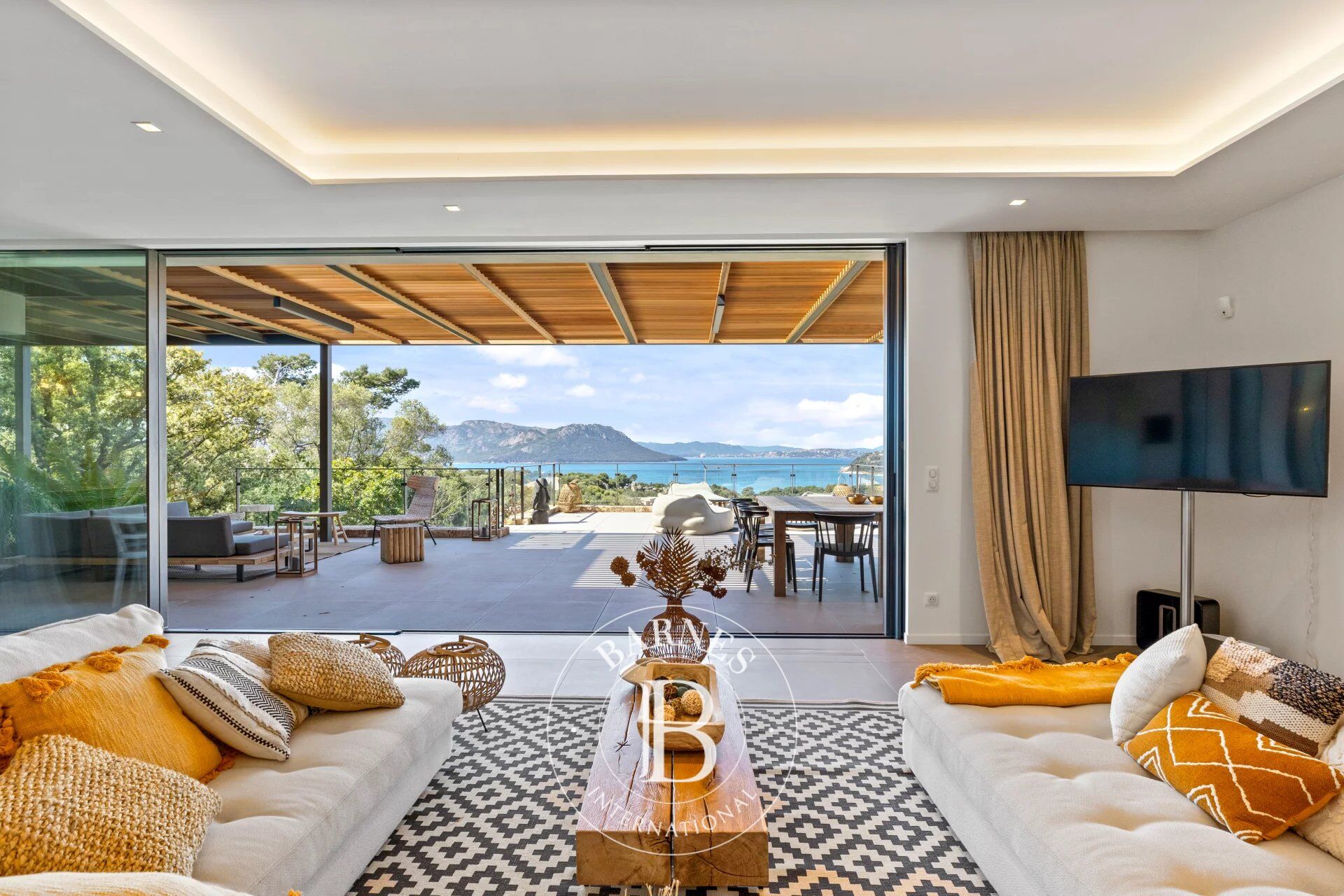 Villa Porto-Vecchio - picture 2