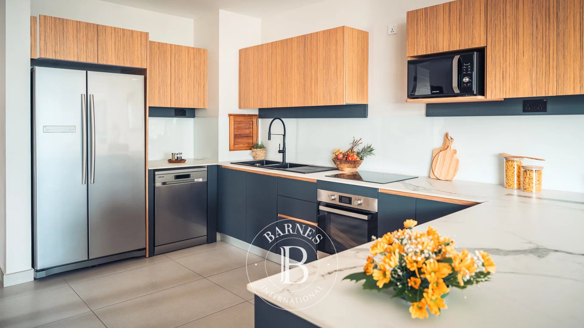 POSTE LAFAYETTE - Résidence de penthouses et d'appartements les pieds dans l’eau - picture 3