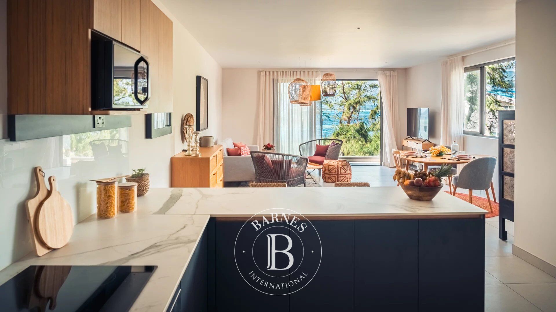 POSTE LAFAYETTE - Résidence de penthouses et d'appartements les pieds dans l’eau - picture 2