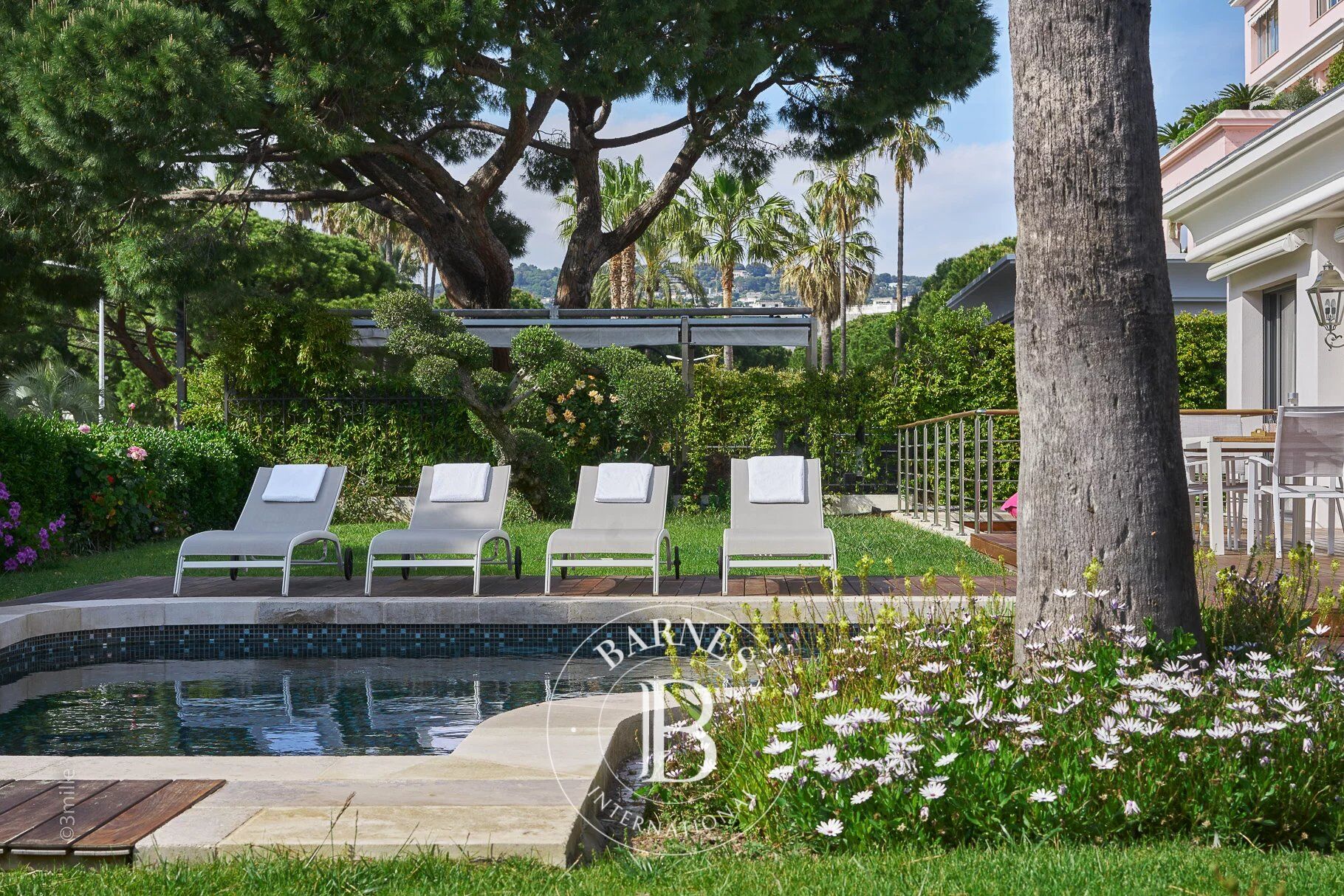 CANNES CROISETTE - VILLA CONTEMPORAINE EXCEPTIONNELLE - PLAGE À PIED - picture 1