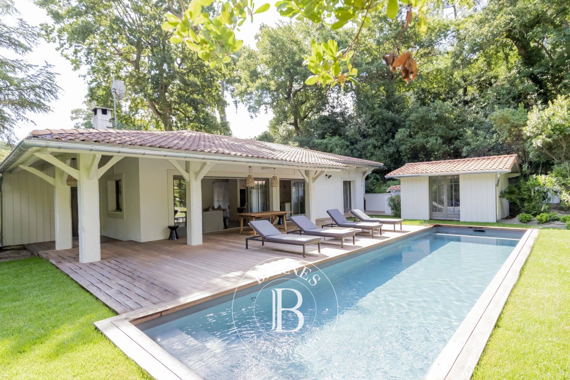 VILLA ROMALINE POUR 8 PERSONNES AVEC PISCINE CHAUFFÉE A DEUX PAS DE LA PLAGE PEREIRE À ARCACHON - picture 2