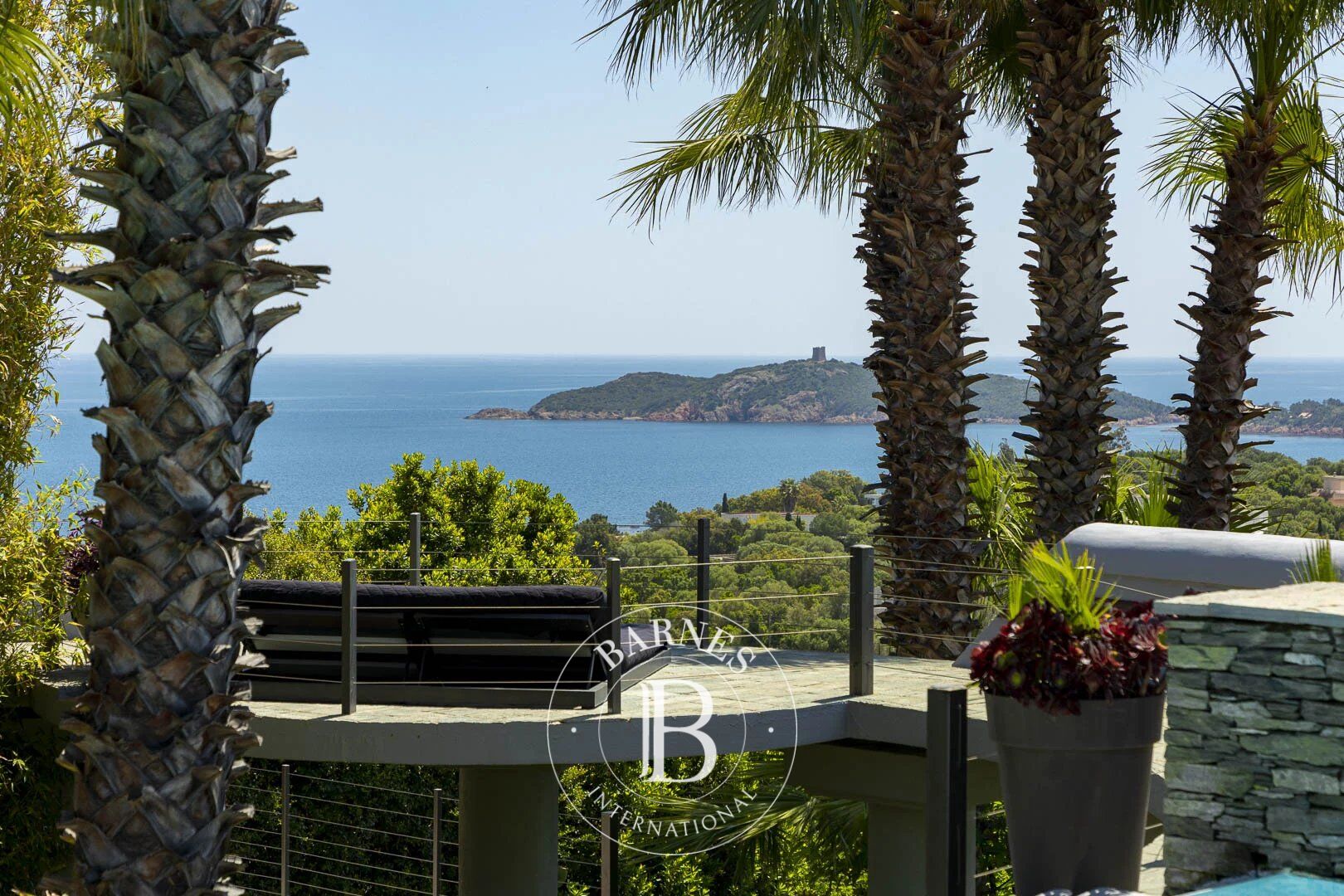 Exceptional property, Pinarello, Panoramic sea view, beach on foot - picture 1