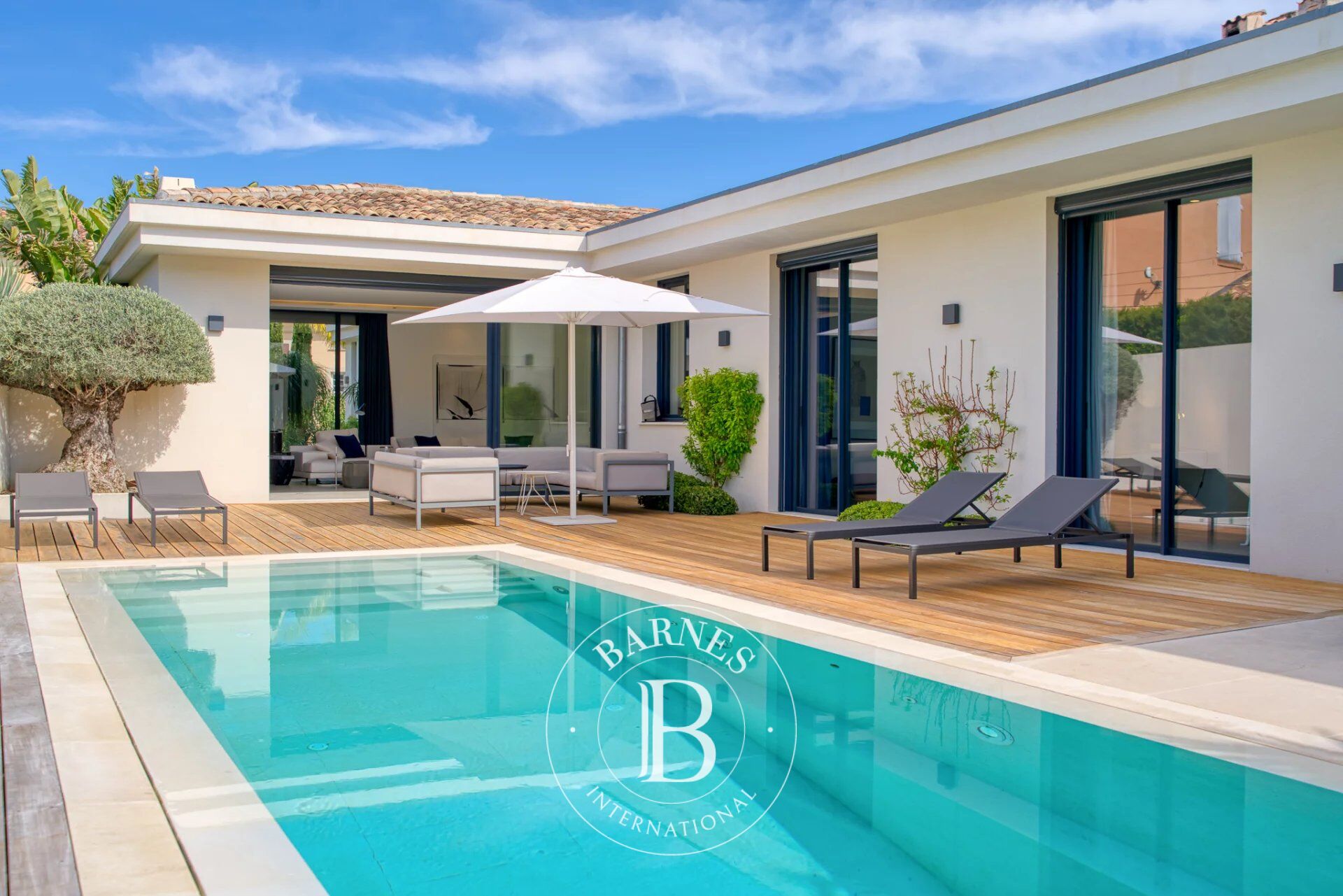 Villa Saint-Tropez - picture 1