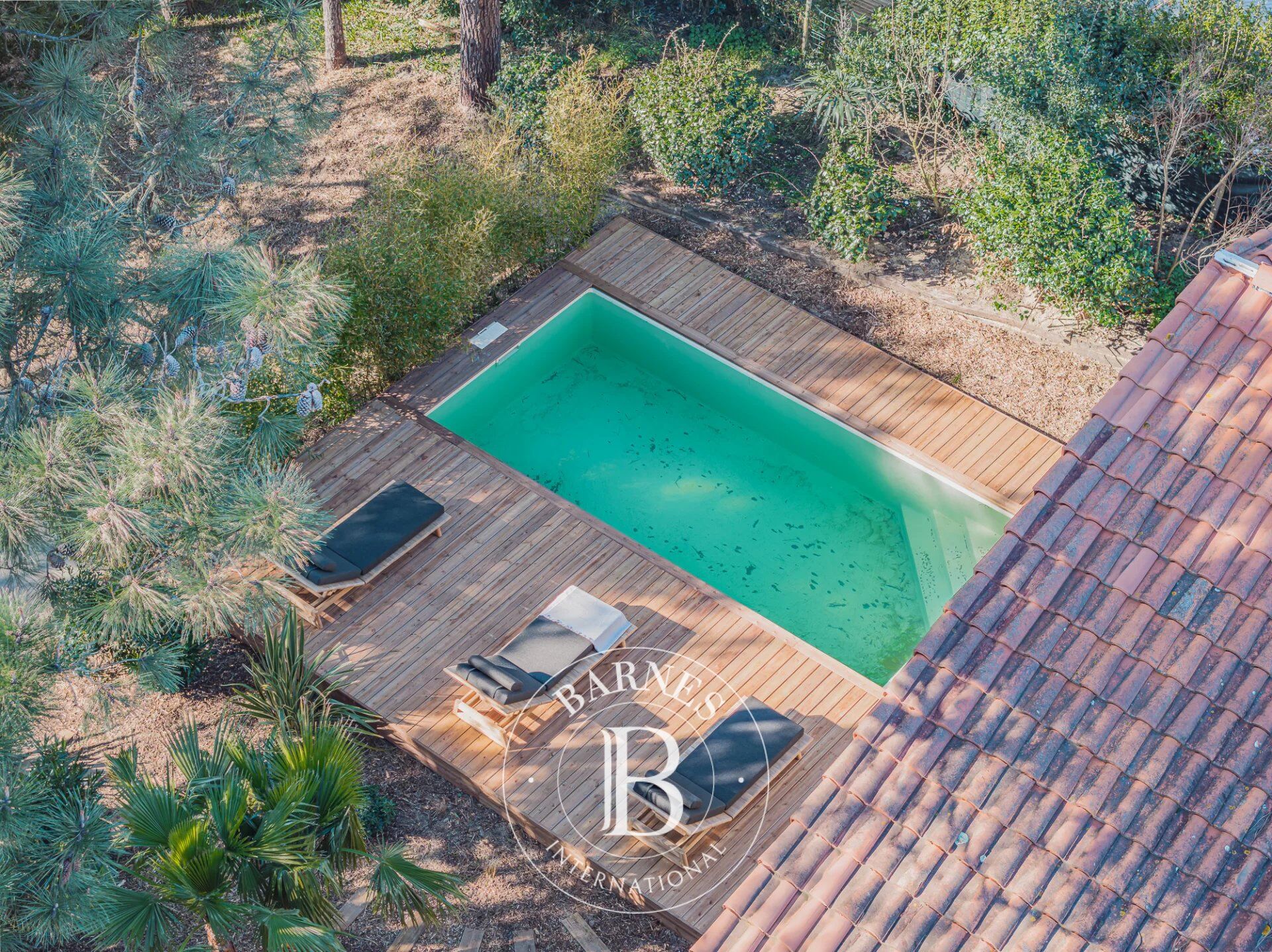 VILLA FAMILIALE AVEC 5 CHAMBRES, DANS LE CENTRE DU CAP FERRET - PROCHE OCÉAN - picture 3